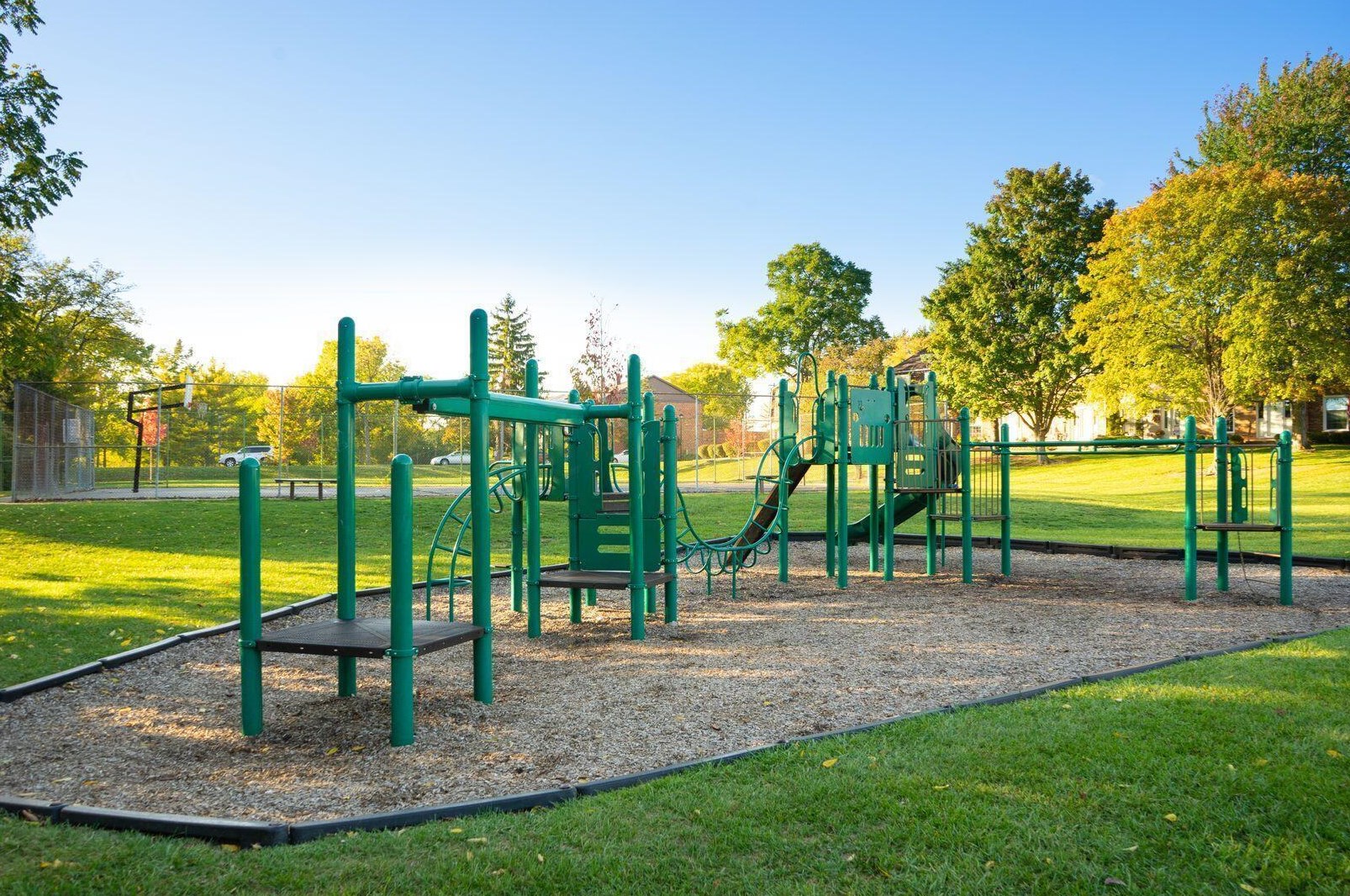 484 Clairbrook Ave, Columbus OH 43228-2536 exterior