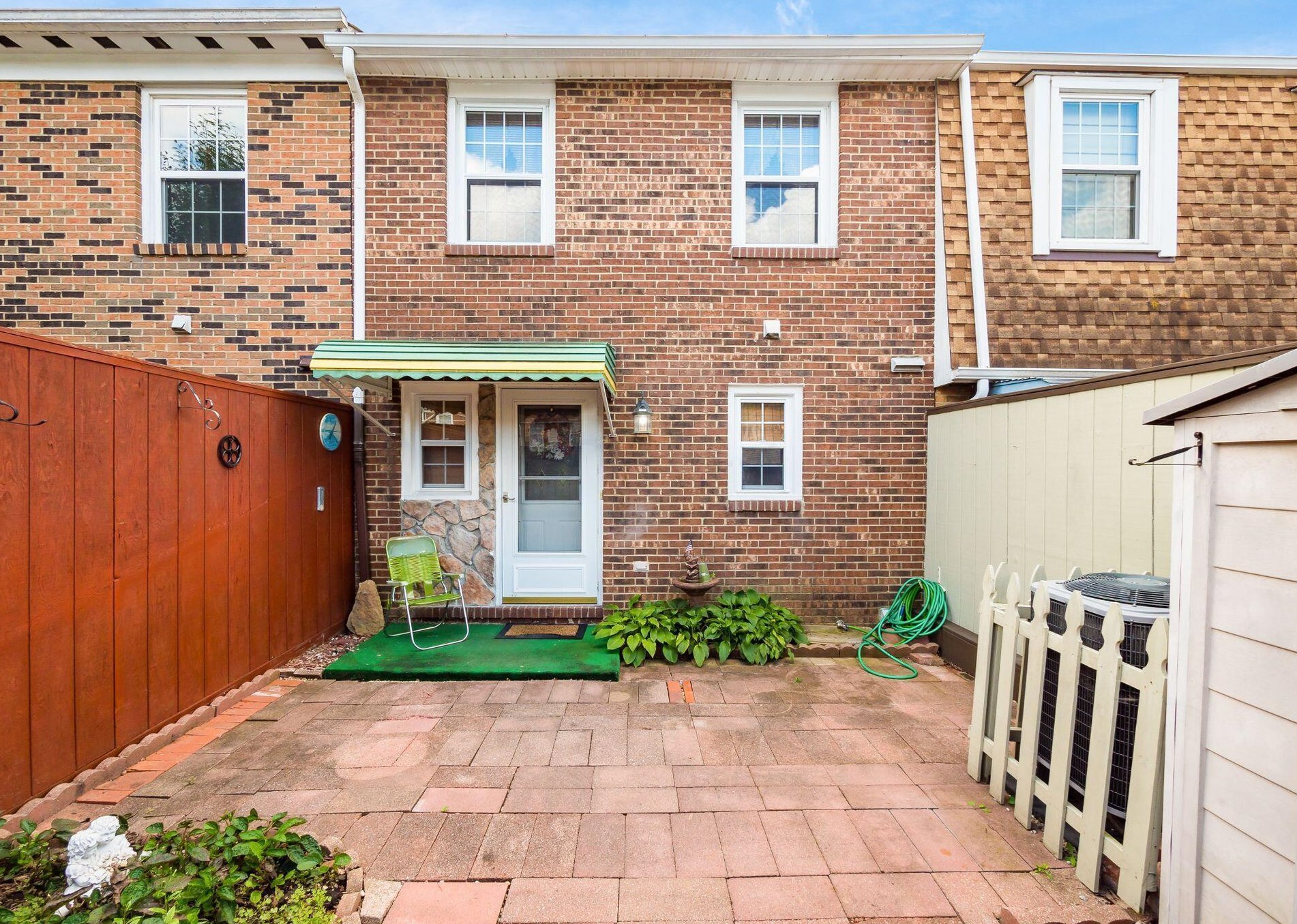 484 Clairbrook Ave, Columbus OH 43228-2536 exterior