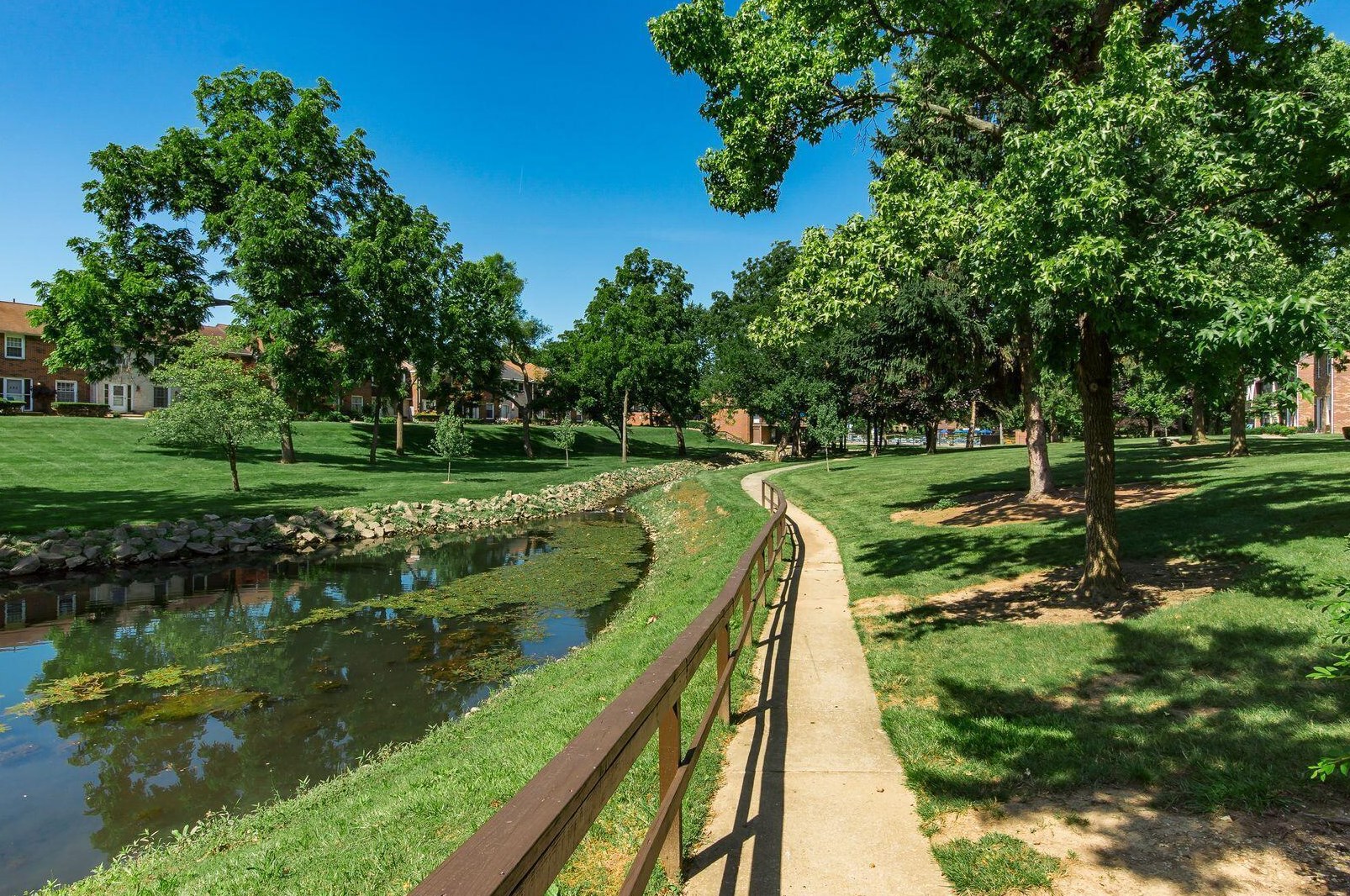 484 Clairbrook Ave, Columbus OH 43228-2536 exterior