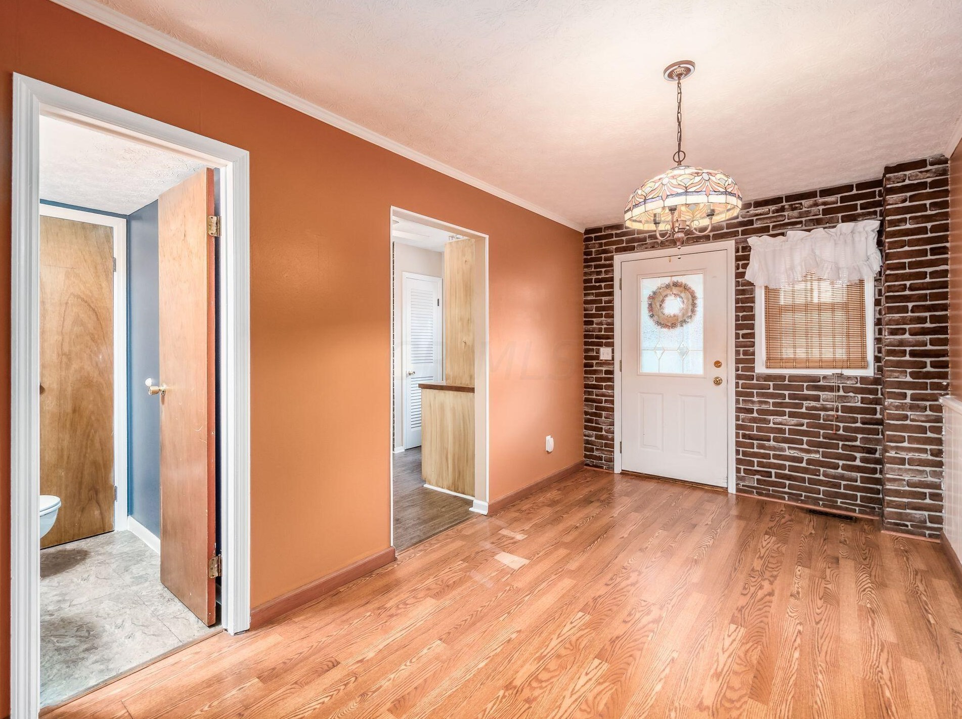 484 Clairbrook Ave, Columbus OH 43228-2536 exterior