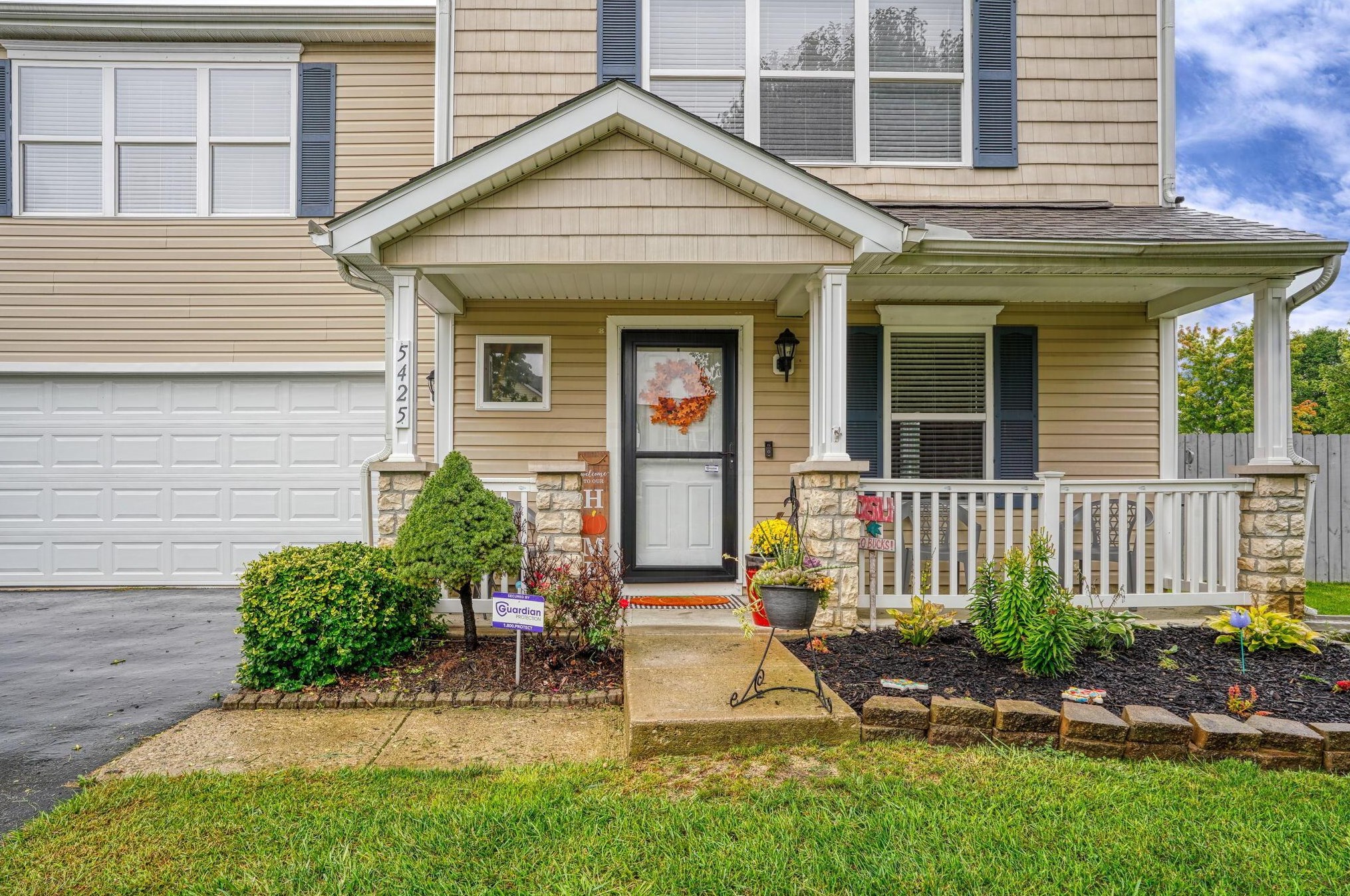 5425 Englecrest Dr, Cnl Wnchstr OH  43110-7980 exterior