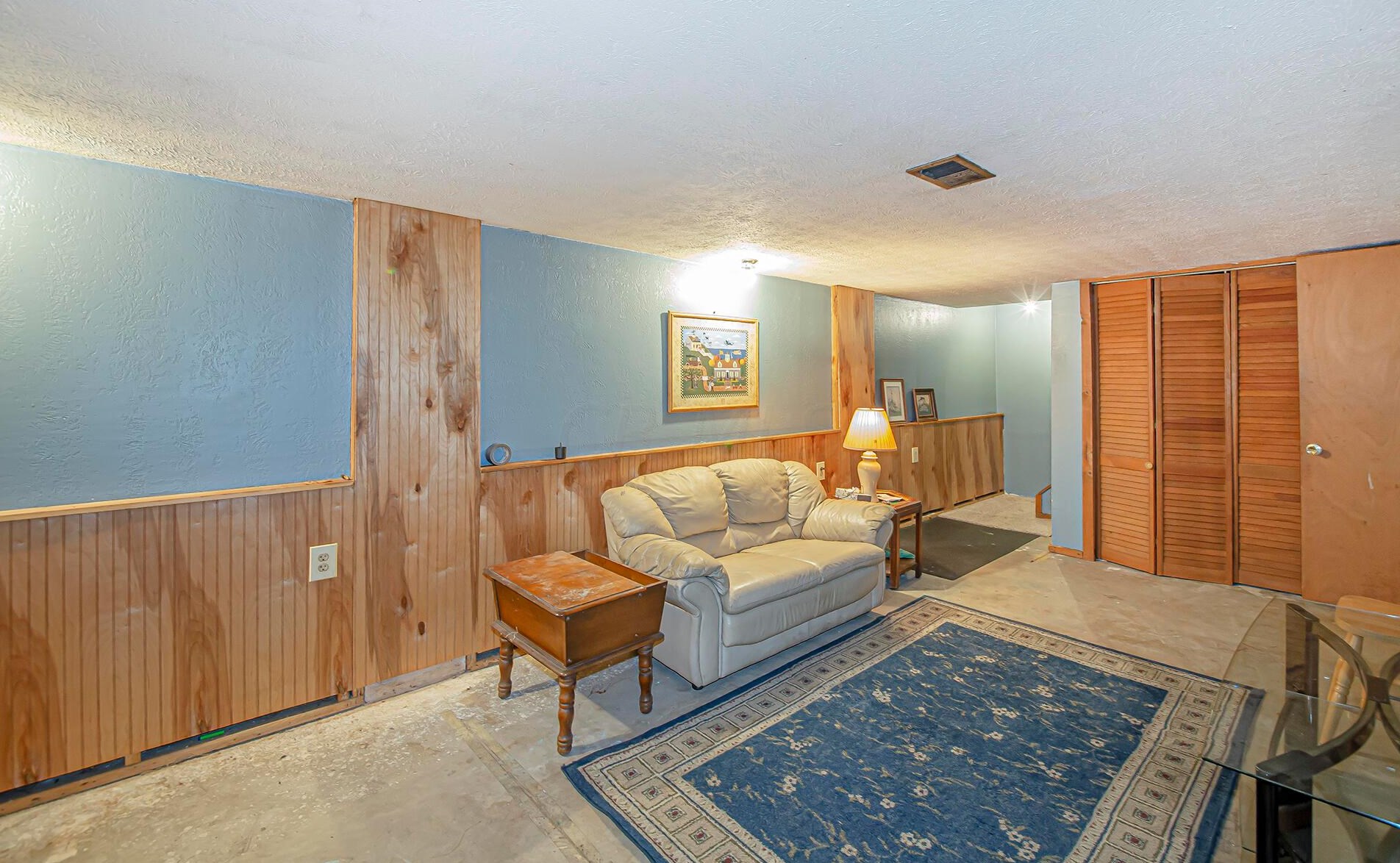 180 Landover Rd, Columbus OH 43230-3130 exterior