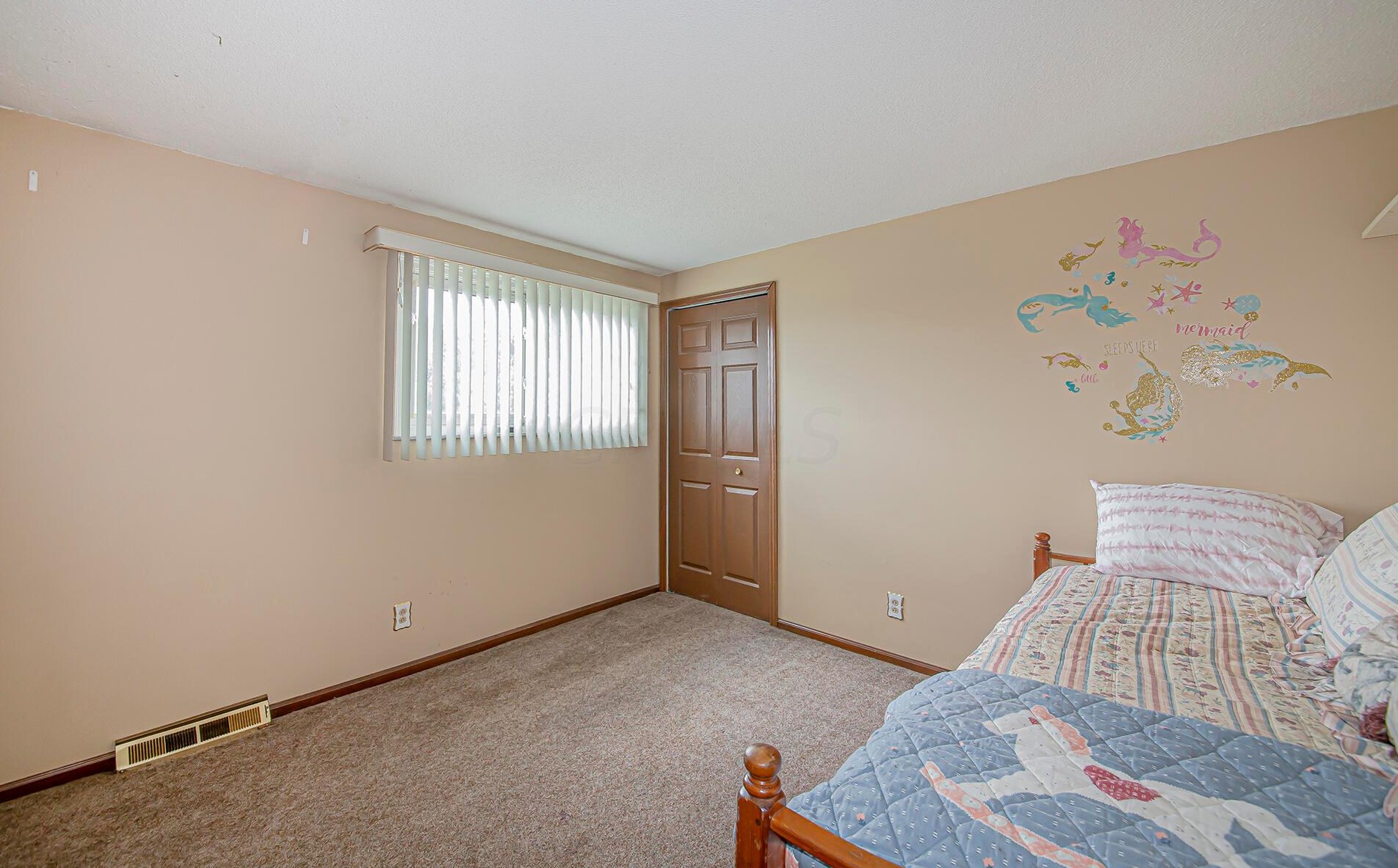 180 Landover Rd, Columbus OH 43230-3130 exterior