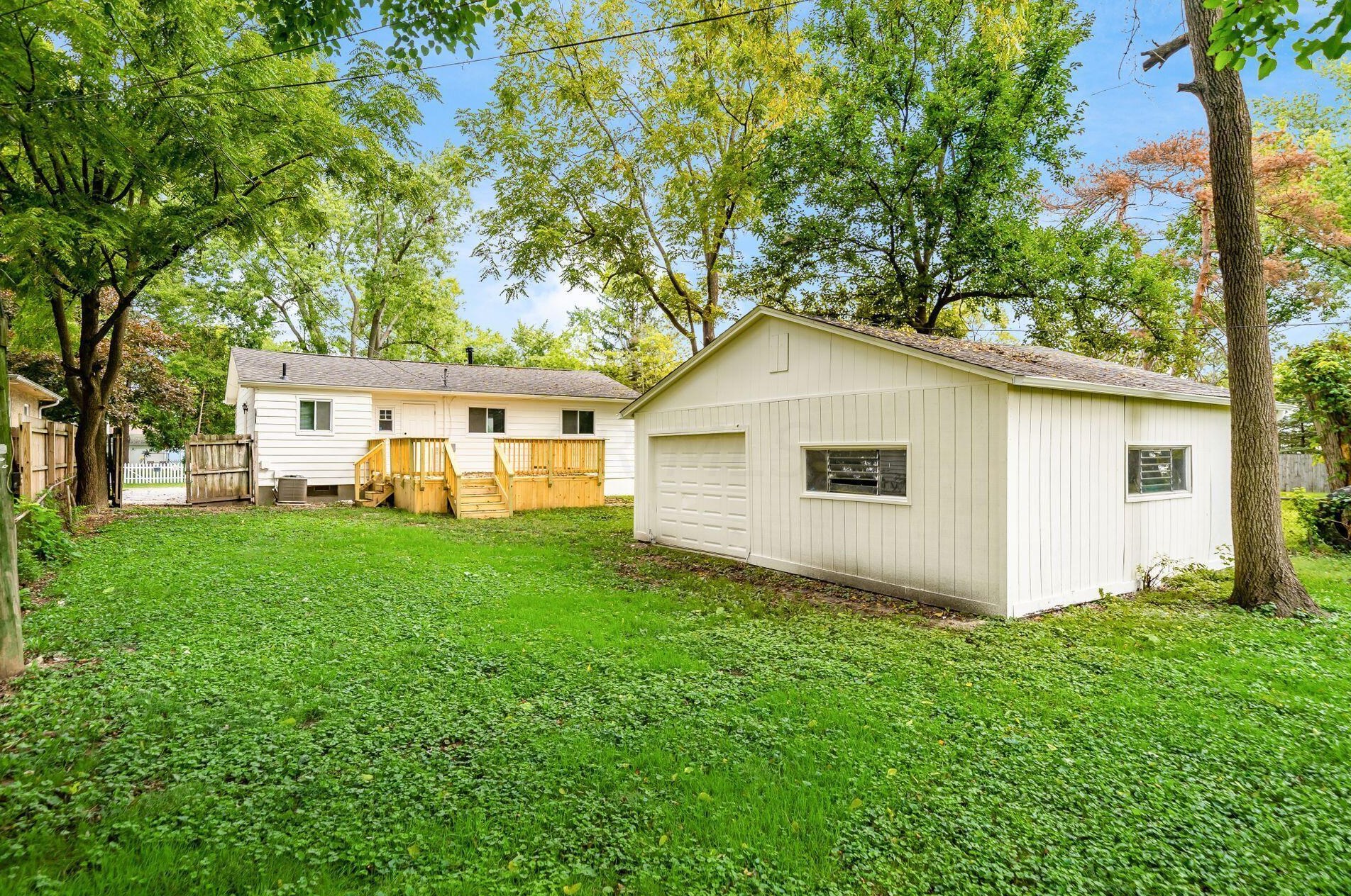 1651 Case Rd, Columbus OH  43235-7518 exterior