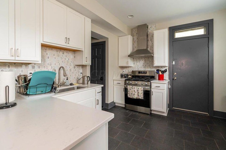 652 Whittier St, Columbus OH  43206-2859 exterior