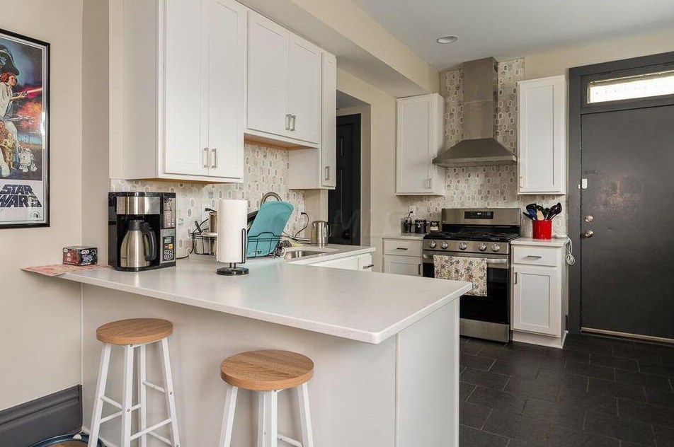 652 Whittier St, Columbus OH  43206-2859 exterior