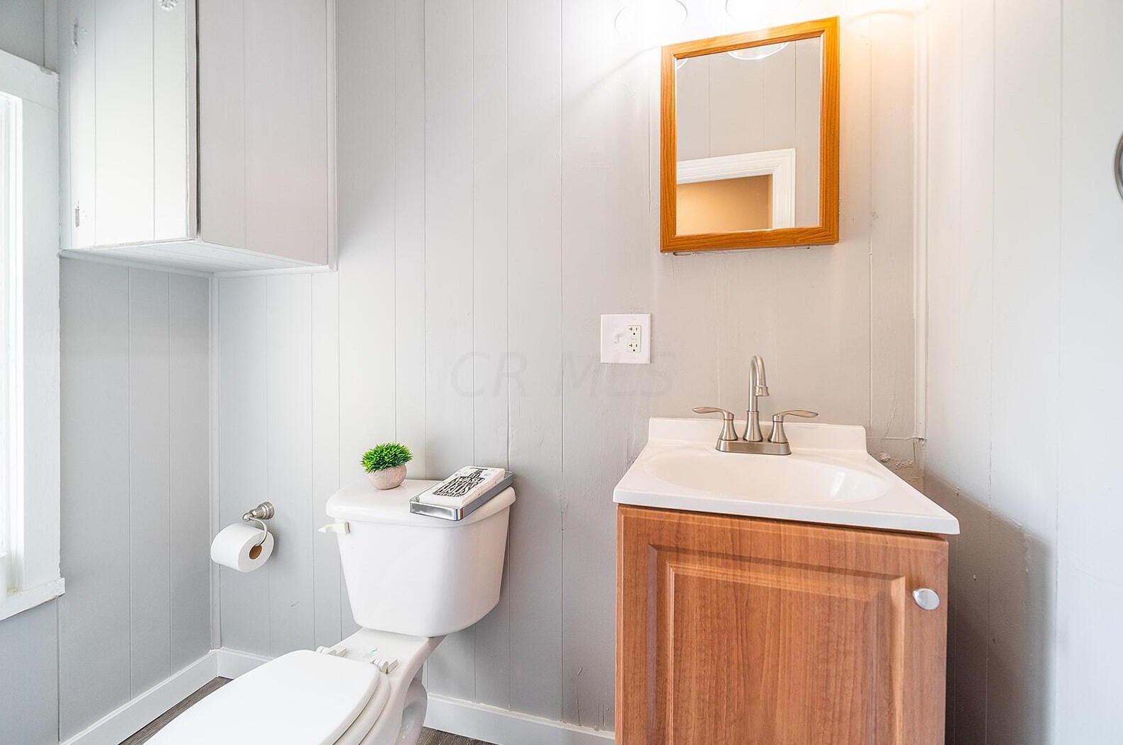 98 Oakley Ave, Columbus OH  43204-3214 exterior