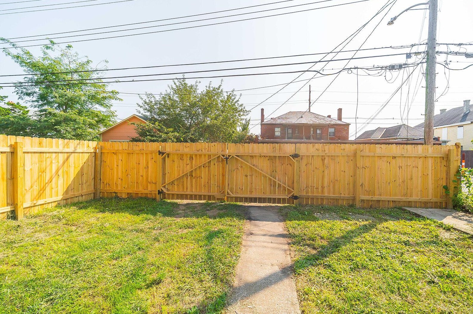 98 Oakley Ave, Columbus OH  43204-3214 exterior