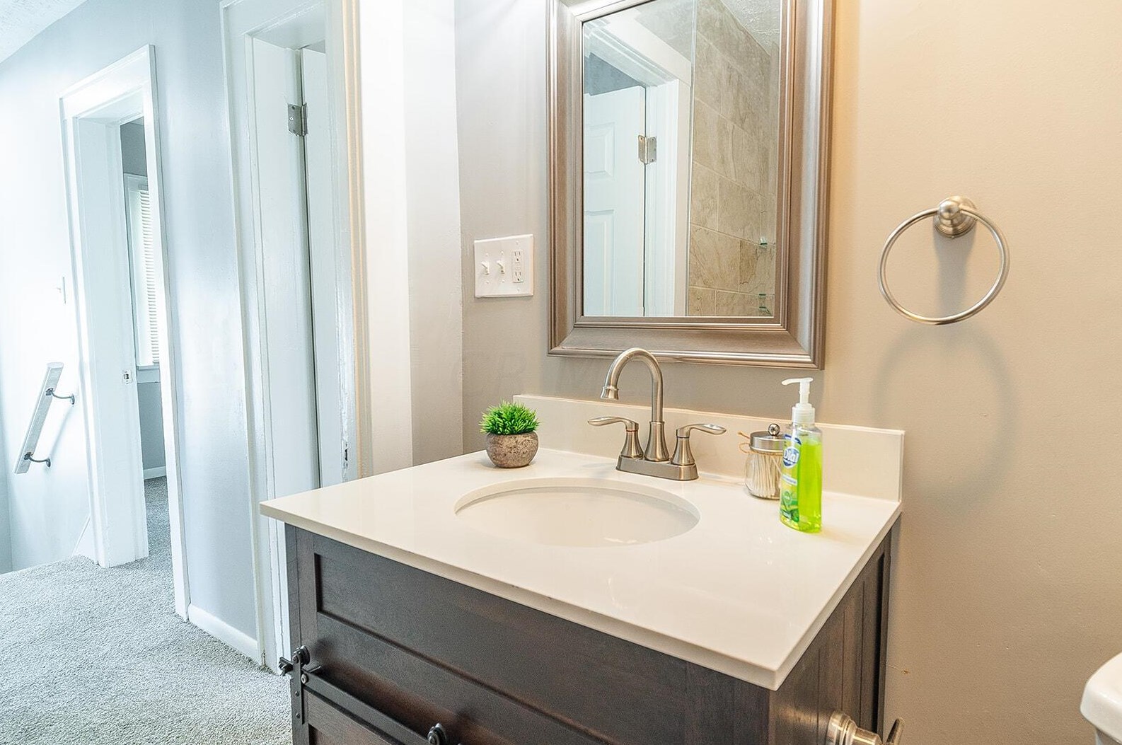 98 Oakley Ave, Columbus OH  43204-3214 exterior