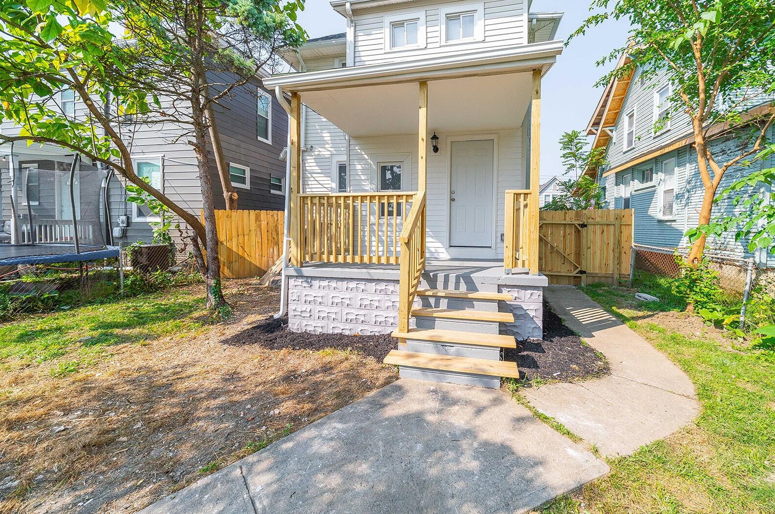 98 Oakley Ave, Columbus OH  43204-3214 exterior