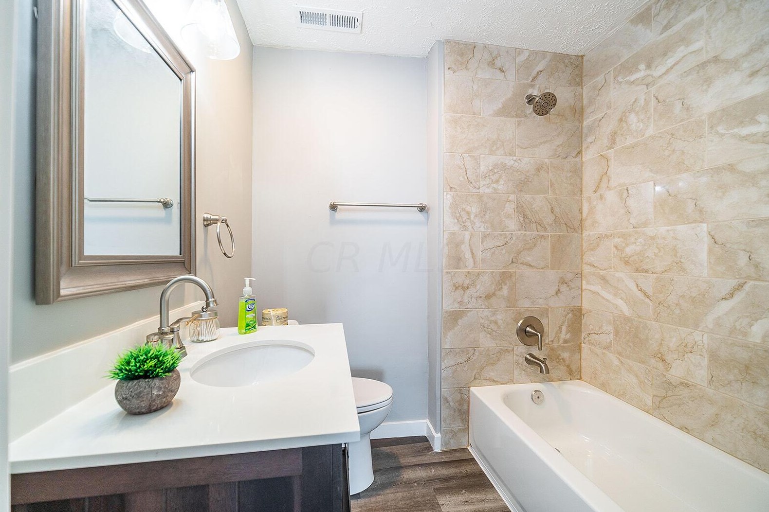 98 Oakley Ave, Columbus OH  43204-3214 exterior