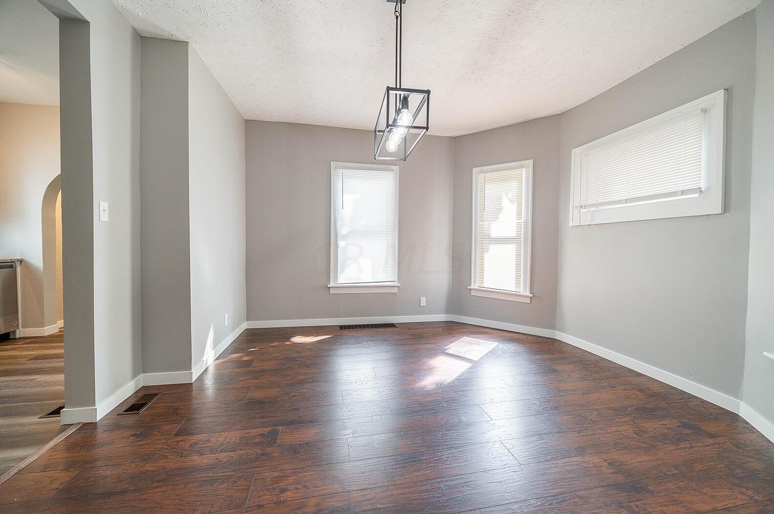 98 Oakley Ave, Columbus OH  43204-3214 exterior