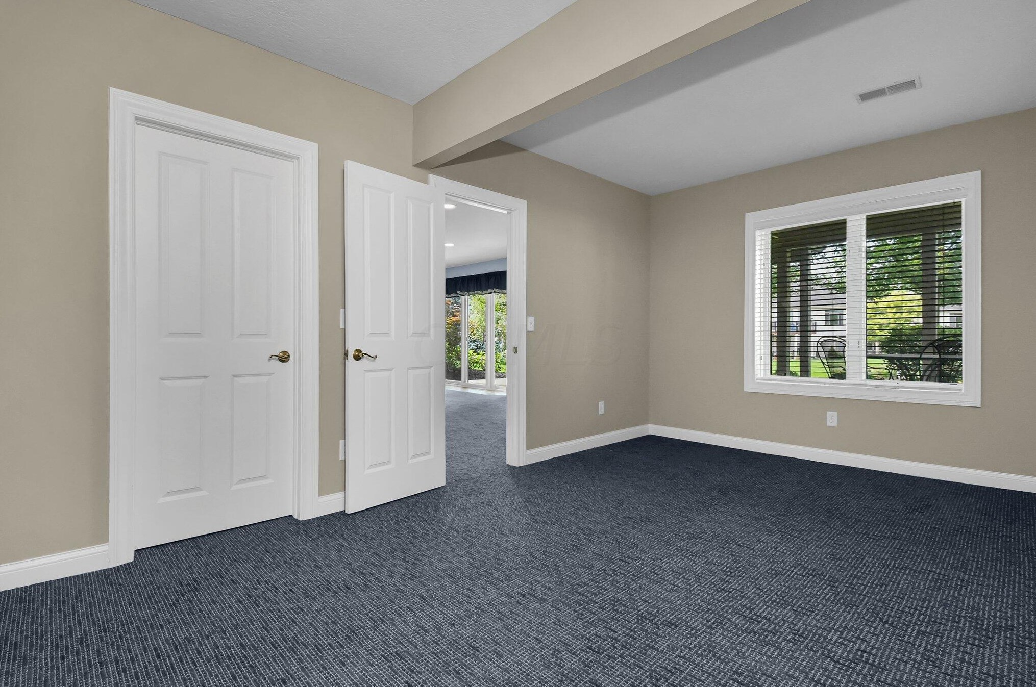 1917 Lake Shore Dr, Columbus OH 43204-4963 exterior