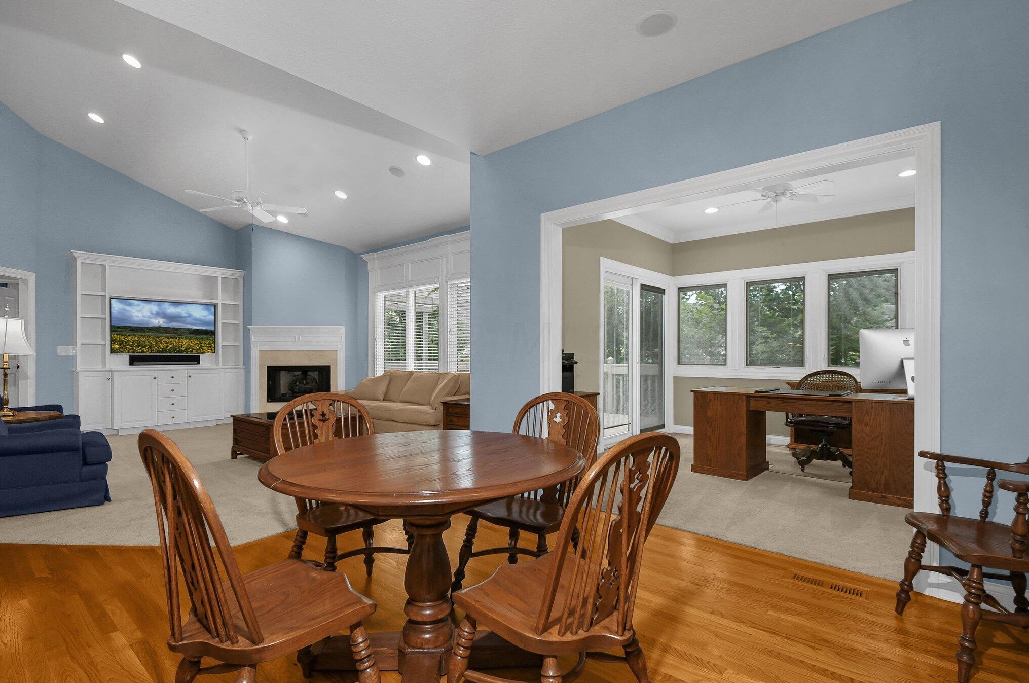 1917 Lake Shore Dr, Columbus OH 43204-4963 exterior