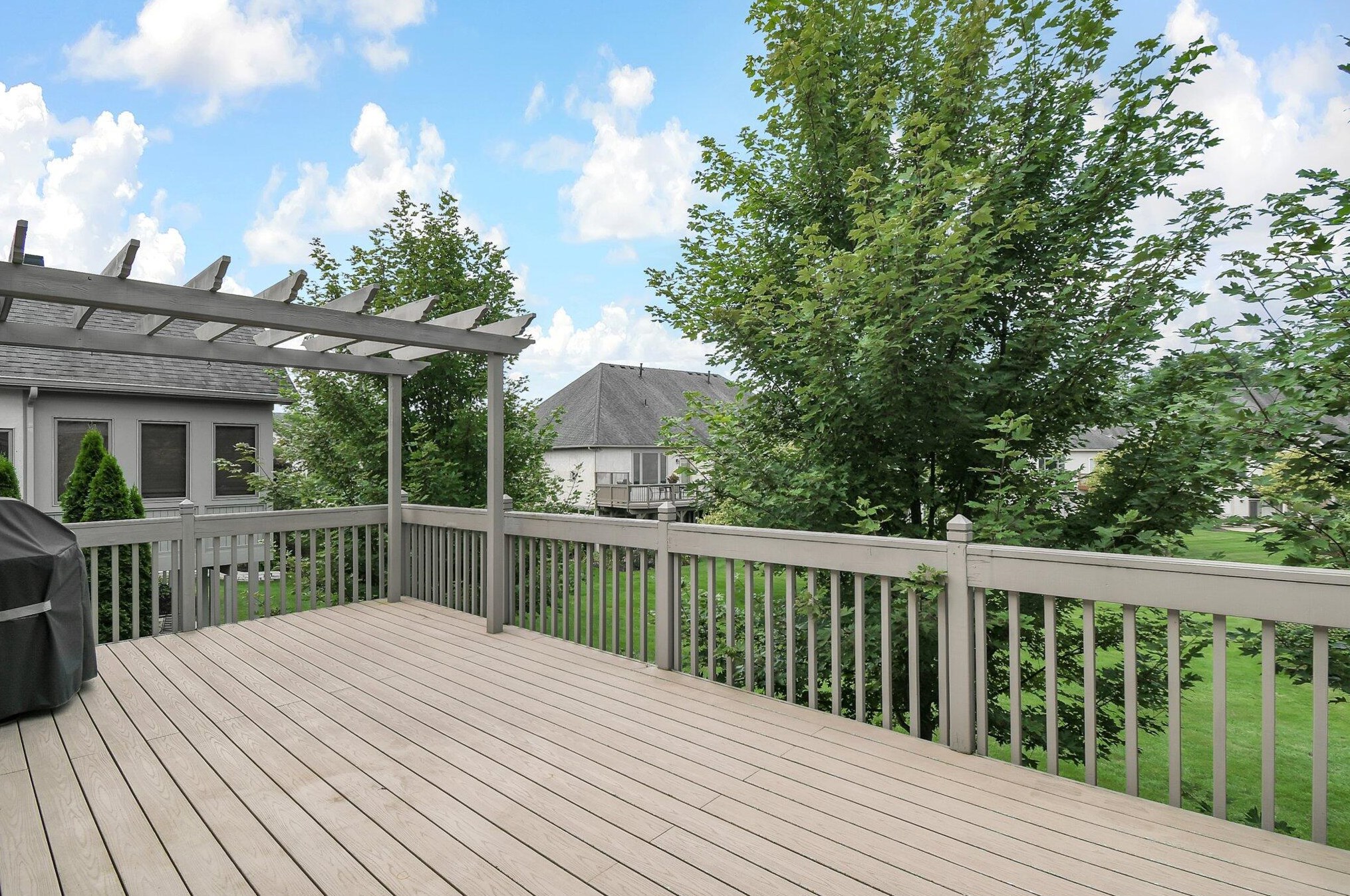 1917 Lake Shore Dr, Columbus OH 43204-4963 exterior