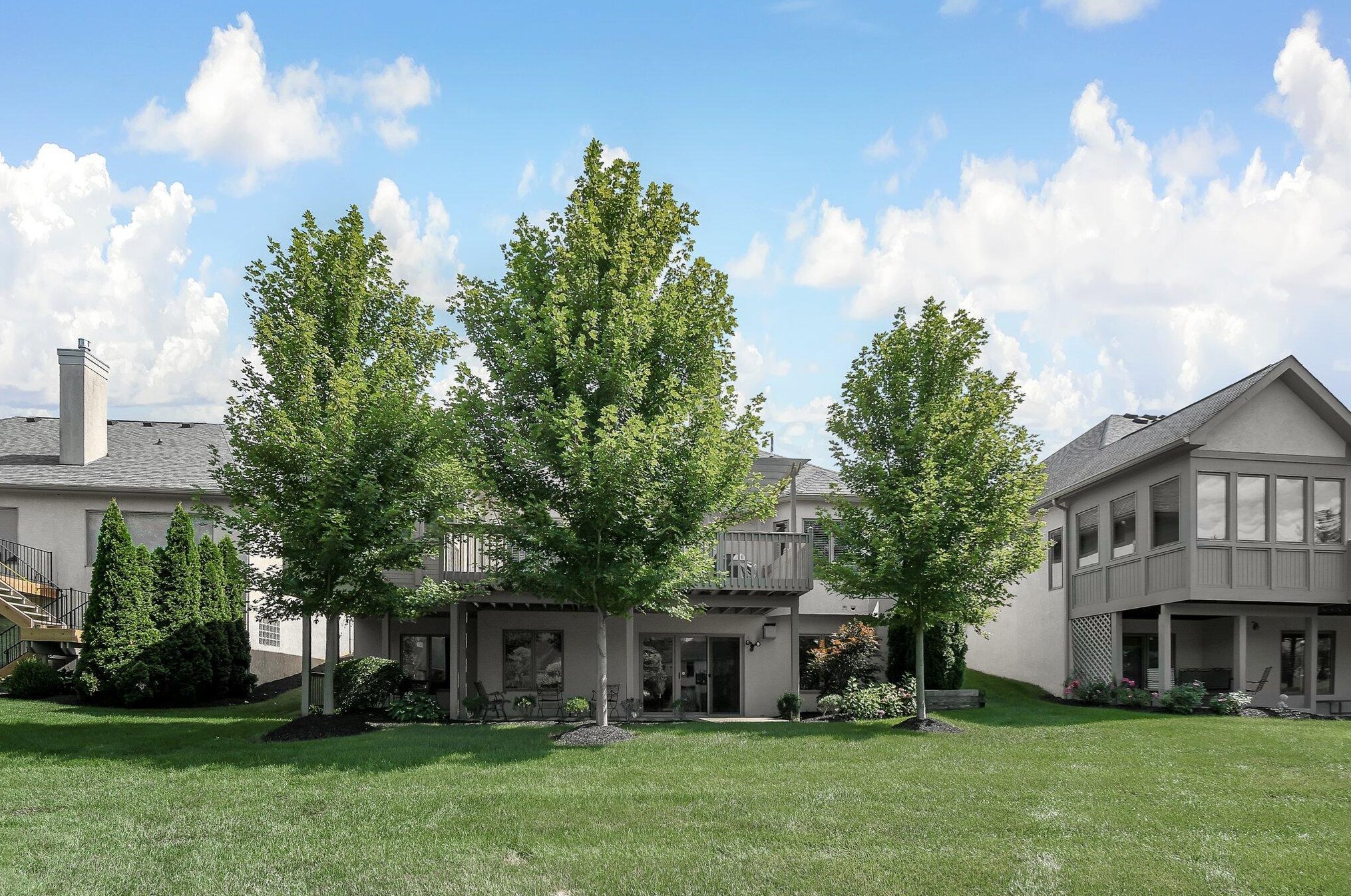 1917 Lake Shore Dr, Columbus OH 43204-4963 exterior