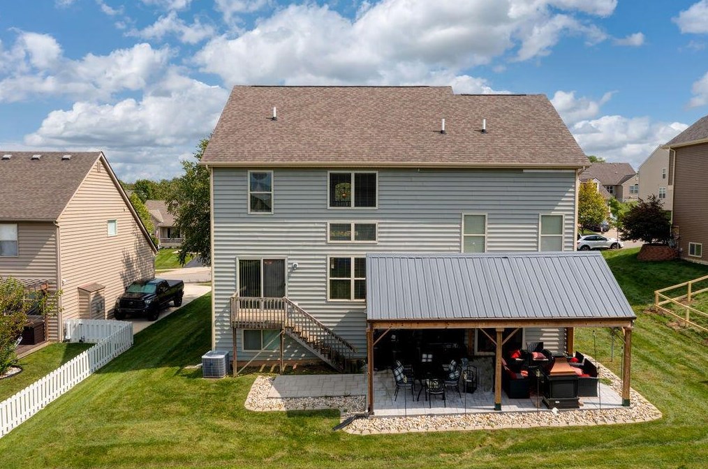 7551 Walnut Dr, Cnl Wnchstr OH 43110-8185 exterior