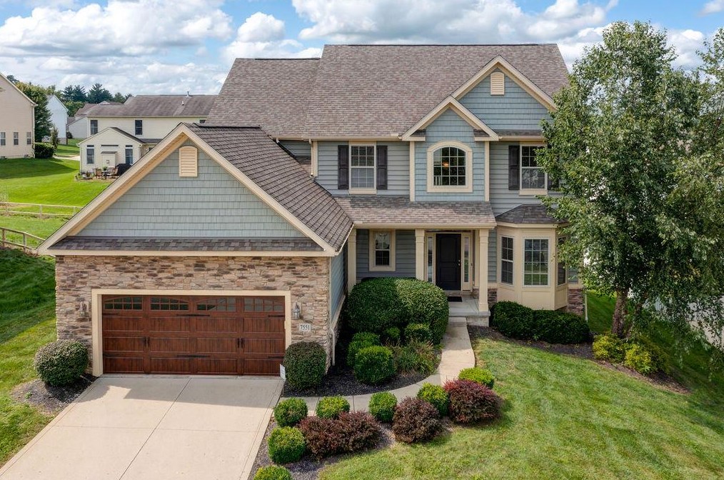 7551 Walnut Dr, Cnl Wnchstr OH 43110-8185 exterior