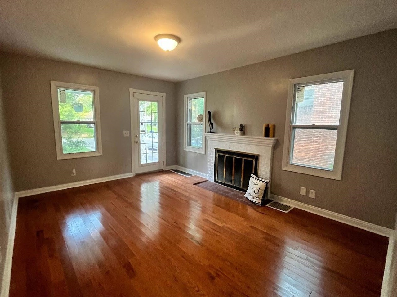 484 Weyant Ave, Columbus OH  43213-2276 exterior