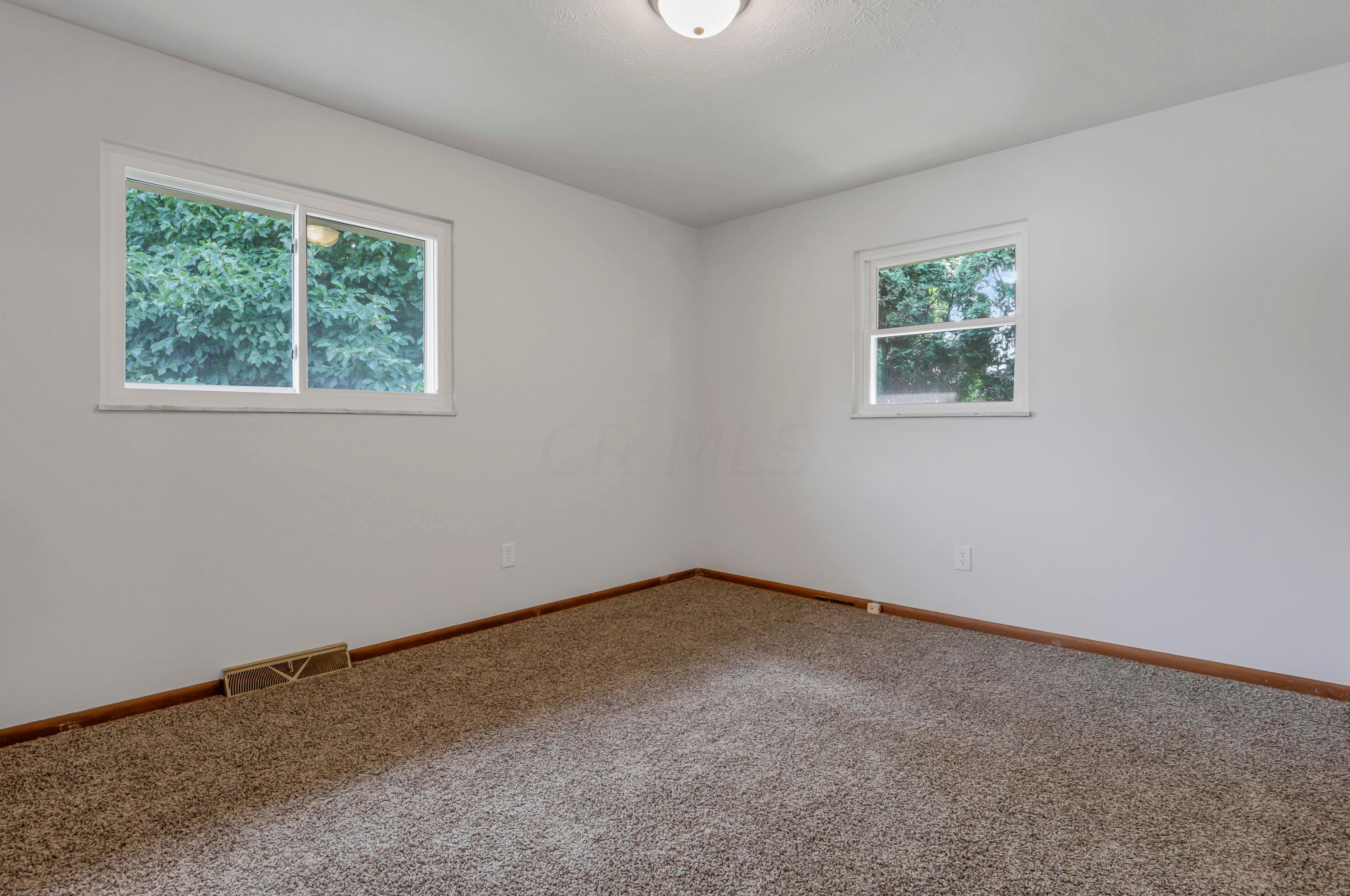 133 Rita Ct, Columbus OH 43213-1719 exterior