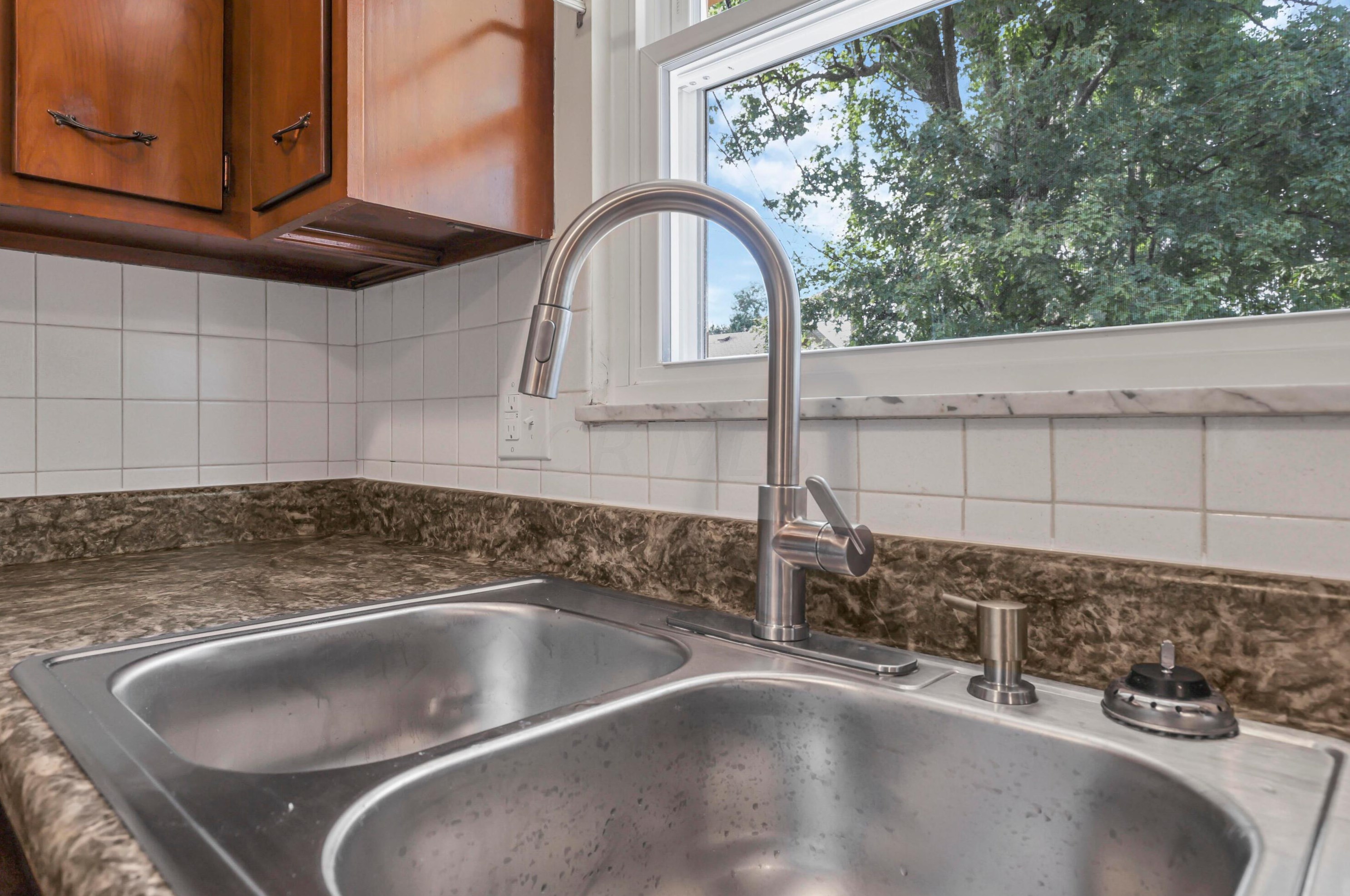 133 Rita Ct, Columbus OH 43213-1719 exterior