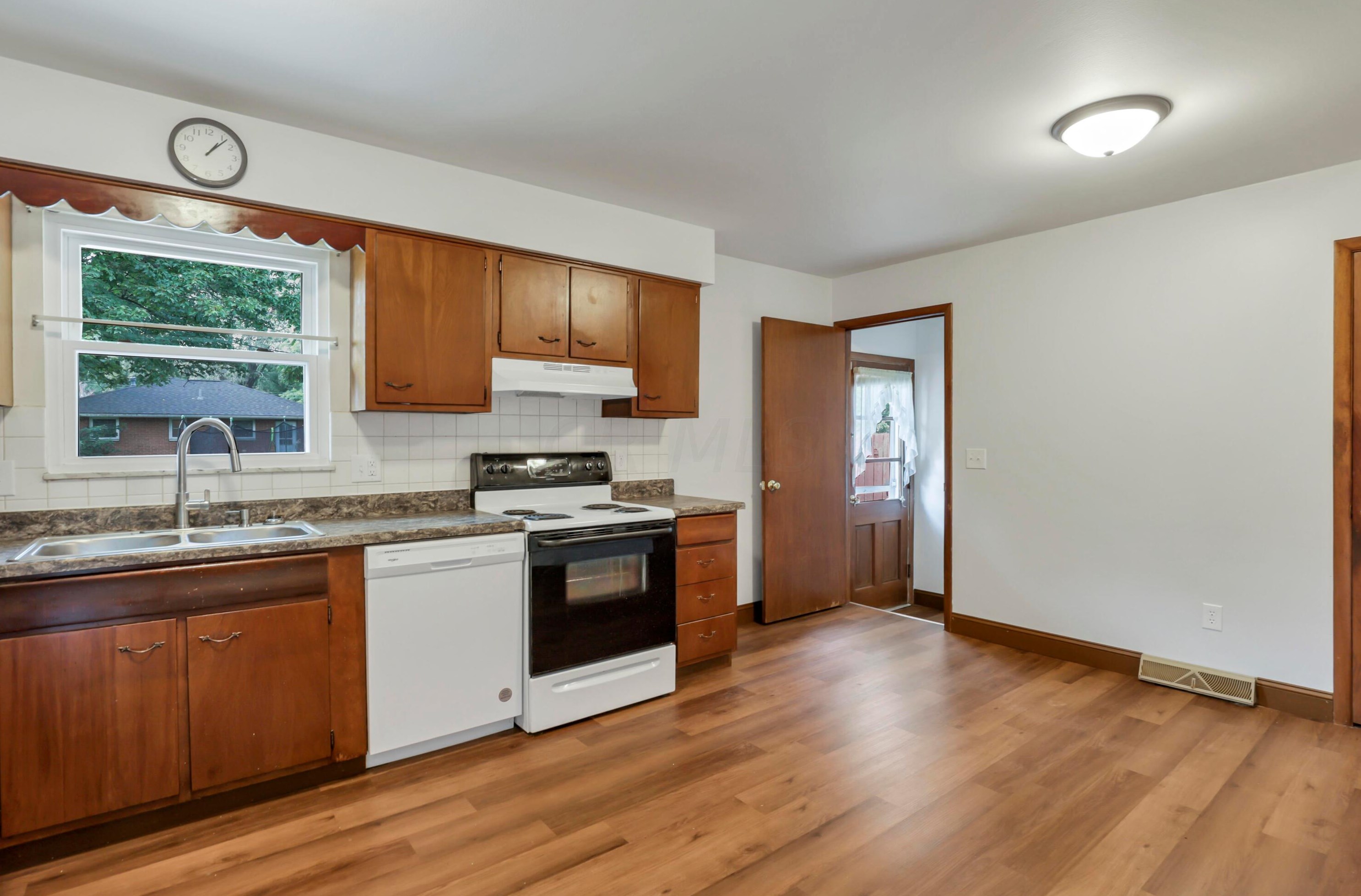 133 Rita Ct, Columbus OH 43213-1719 exterior