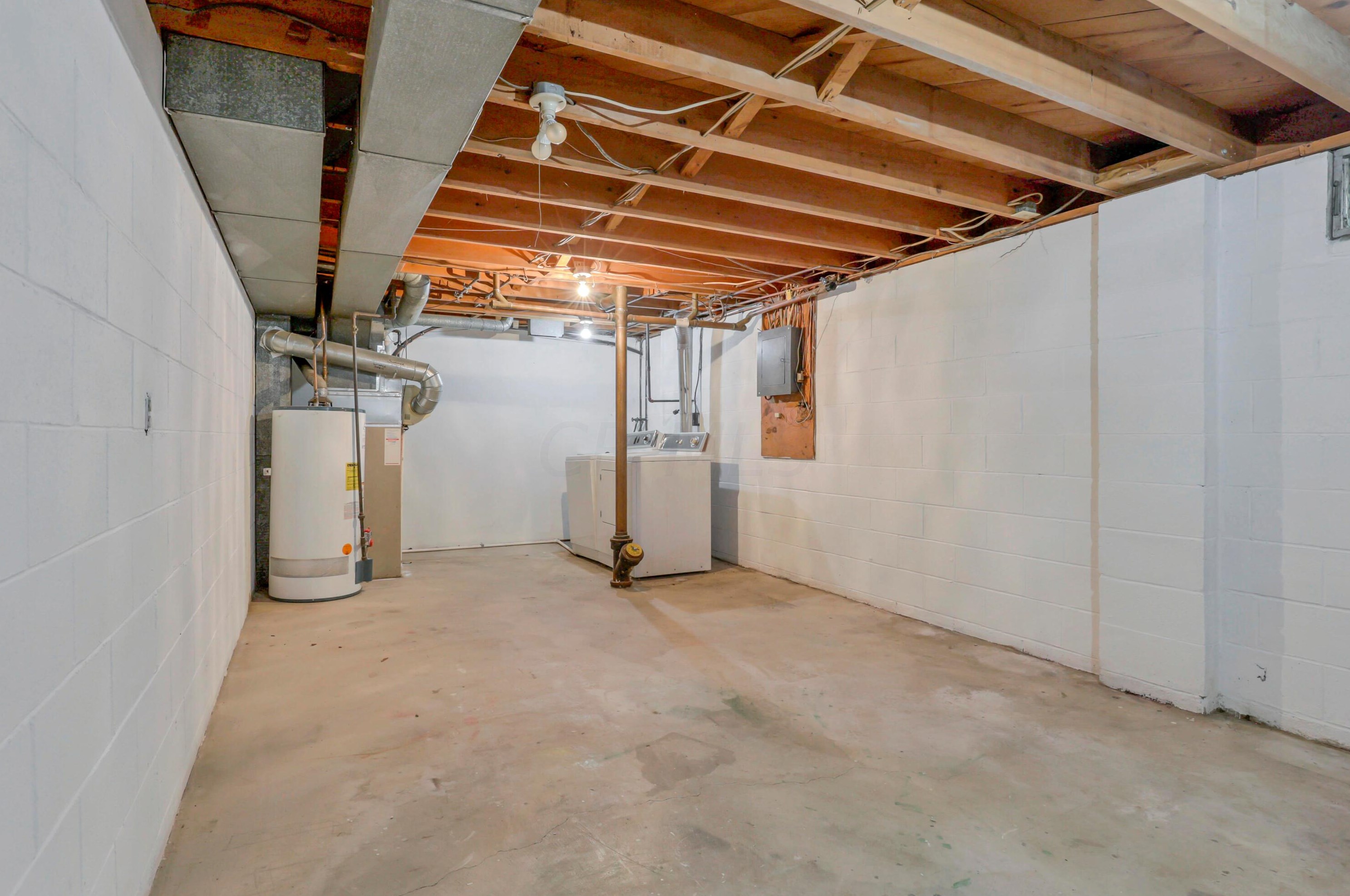 133 Rita Ct, Columbus OH 43213-1719 exterior