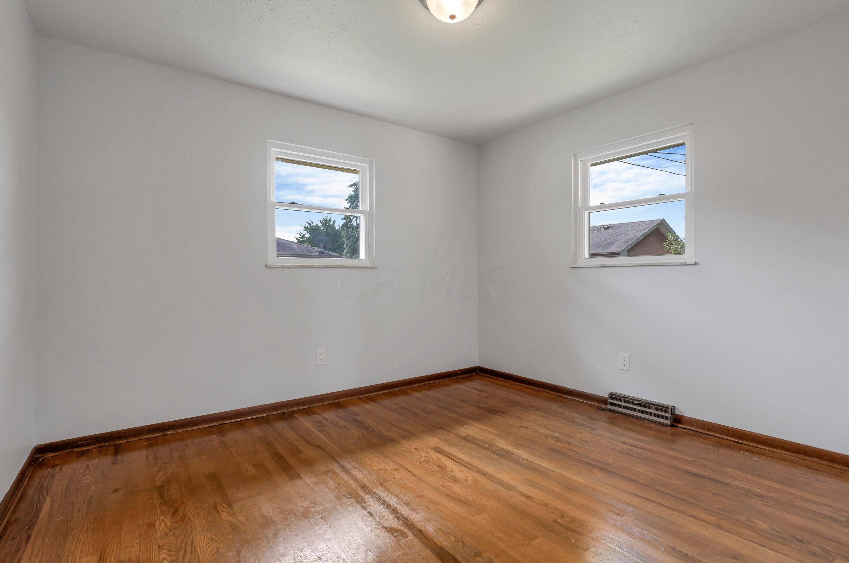 133 Rita Ct, Columbus OH 43213-1719 exterior