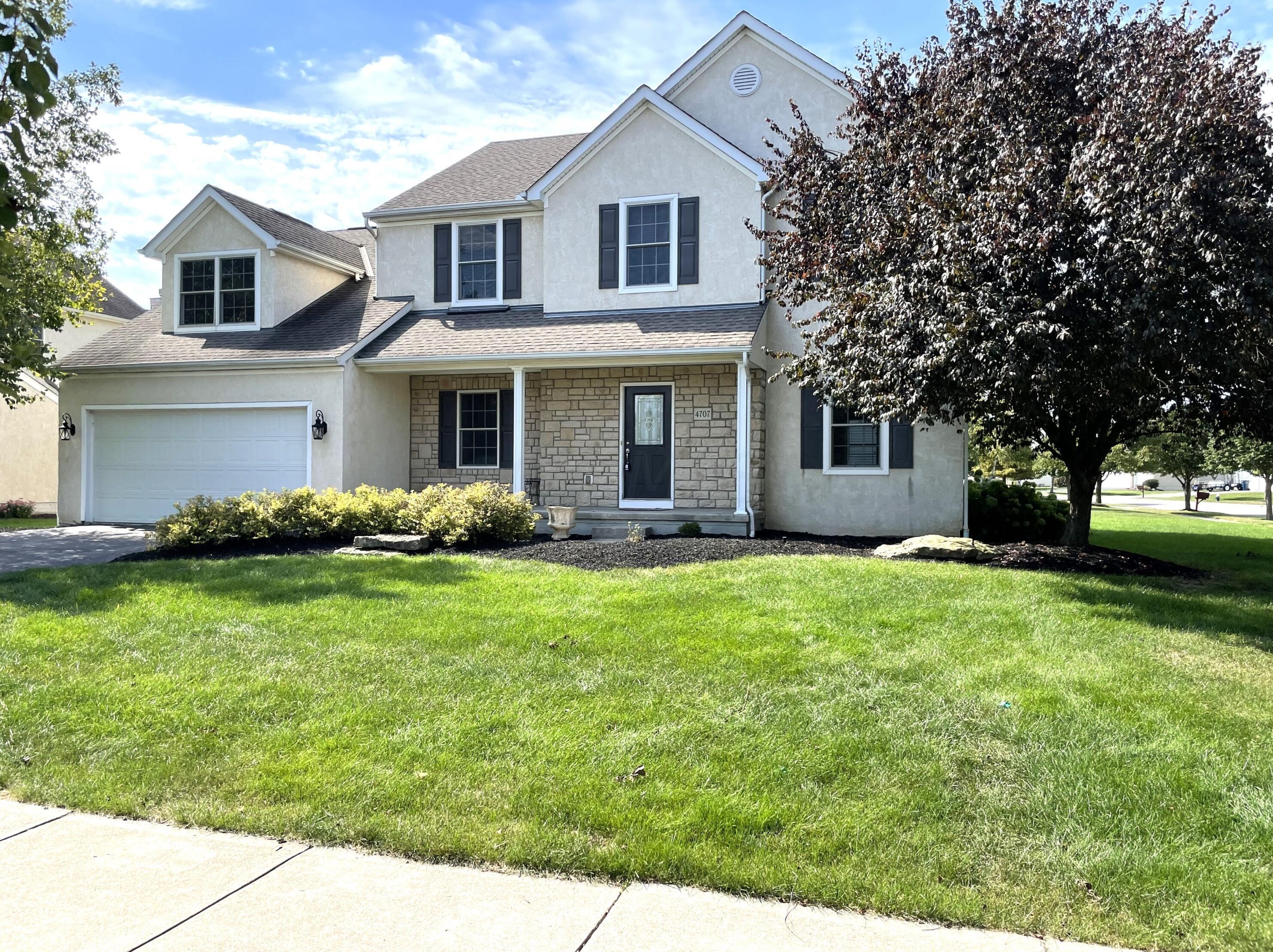 4707 Nadine Park Dr, Hilliard OH  43026-6076 exterior