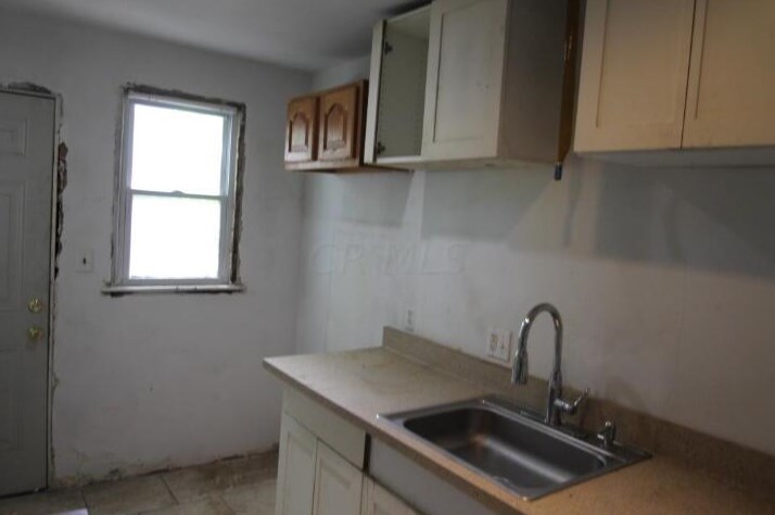 664 Rhoads Ave, Columbus OH  43205-2530 exterior