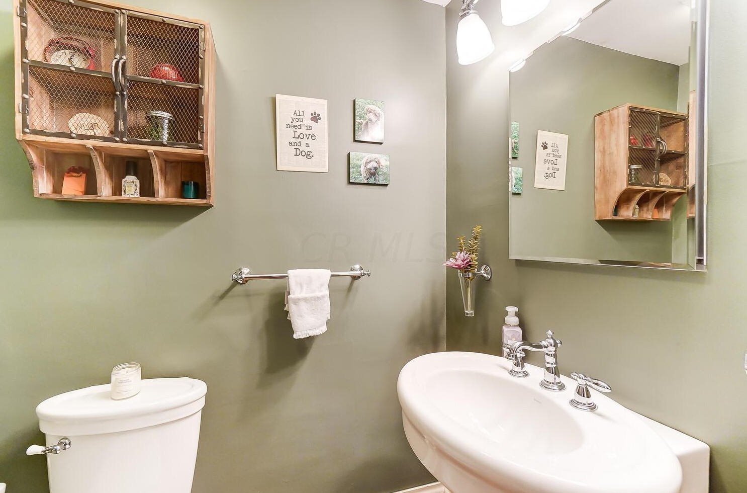 54 Gdn Rd, Columbus OH 43214-2236 exterior