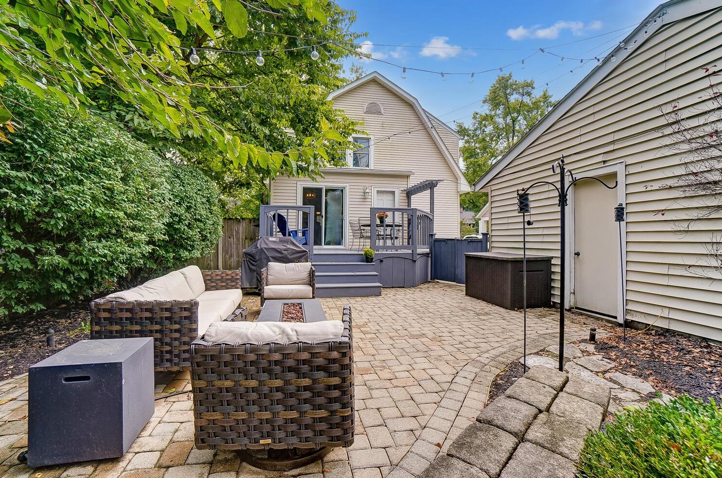 54 Gdn Rd, Columbus OH 43214-2236 exterior