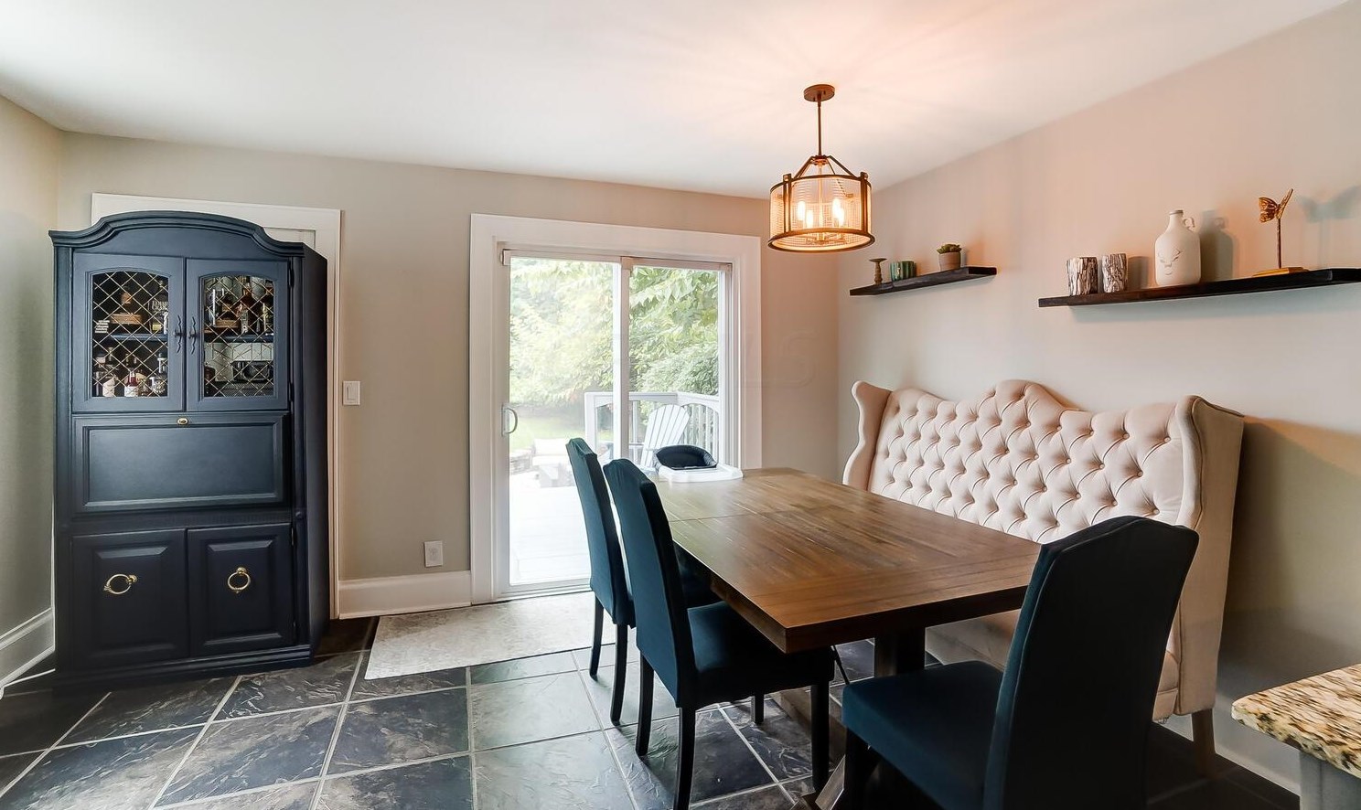 54 Gdn Rd, Columbus OH 43214-2236 exterior