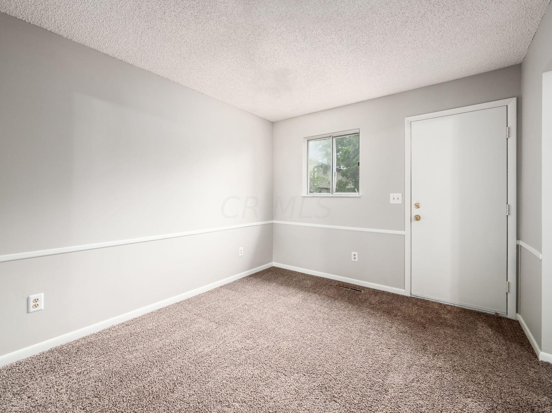 710 Caroway Blvd, Columbus OH 43230-3256 exterior