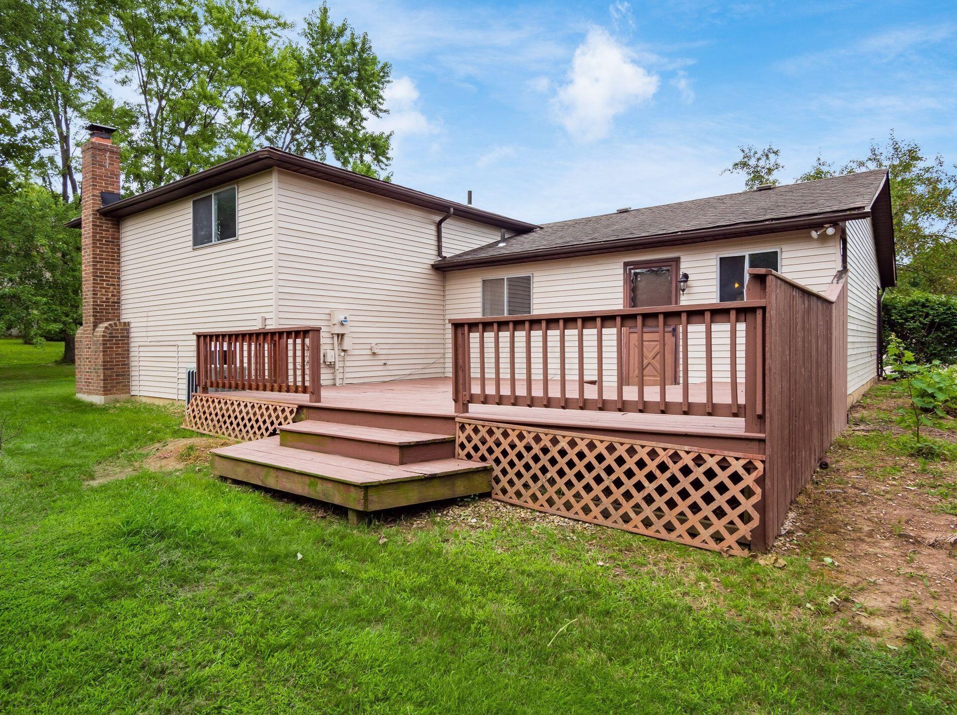 710 Caroway Blvd, Columbus OH 43230-3256 exterior