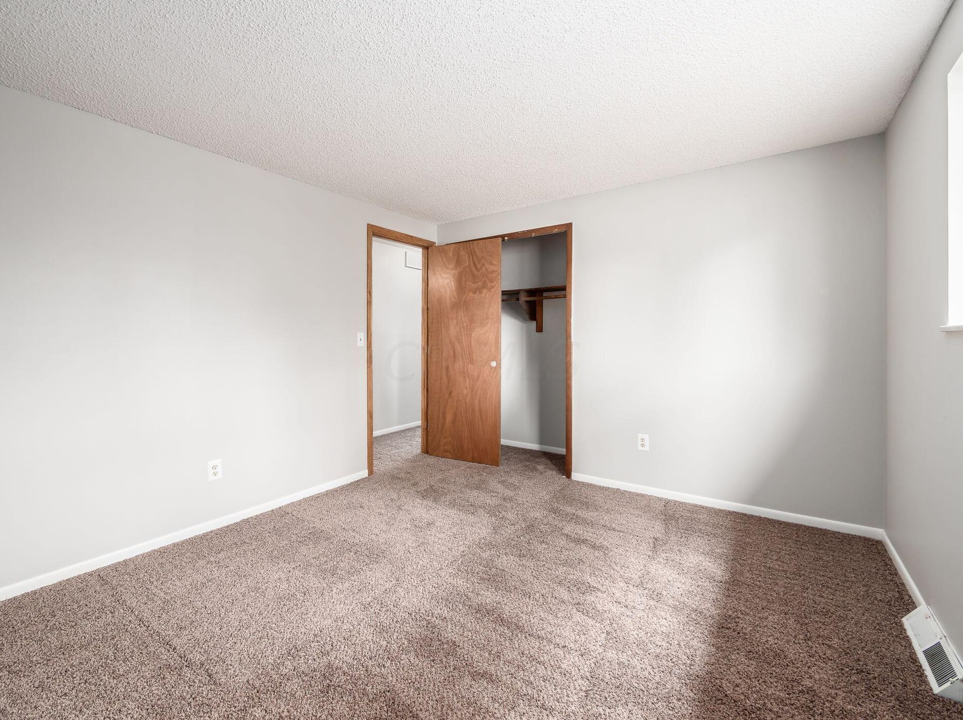 710 Caroway Blvd, Columbus OH 43230-3256 exterior