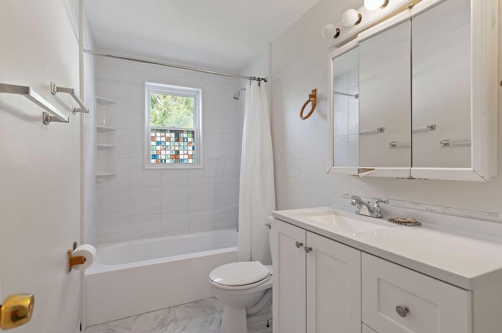 5004 Bentler Dr, Columbus OH 43232-6250 exterior