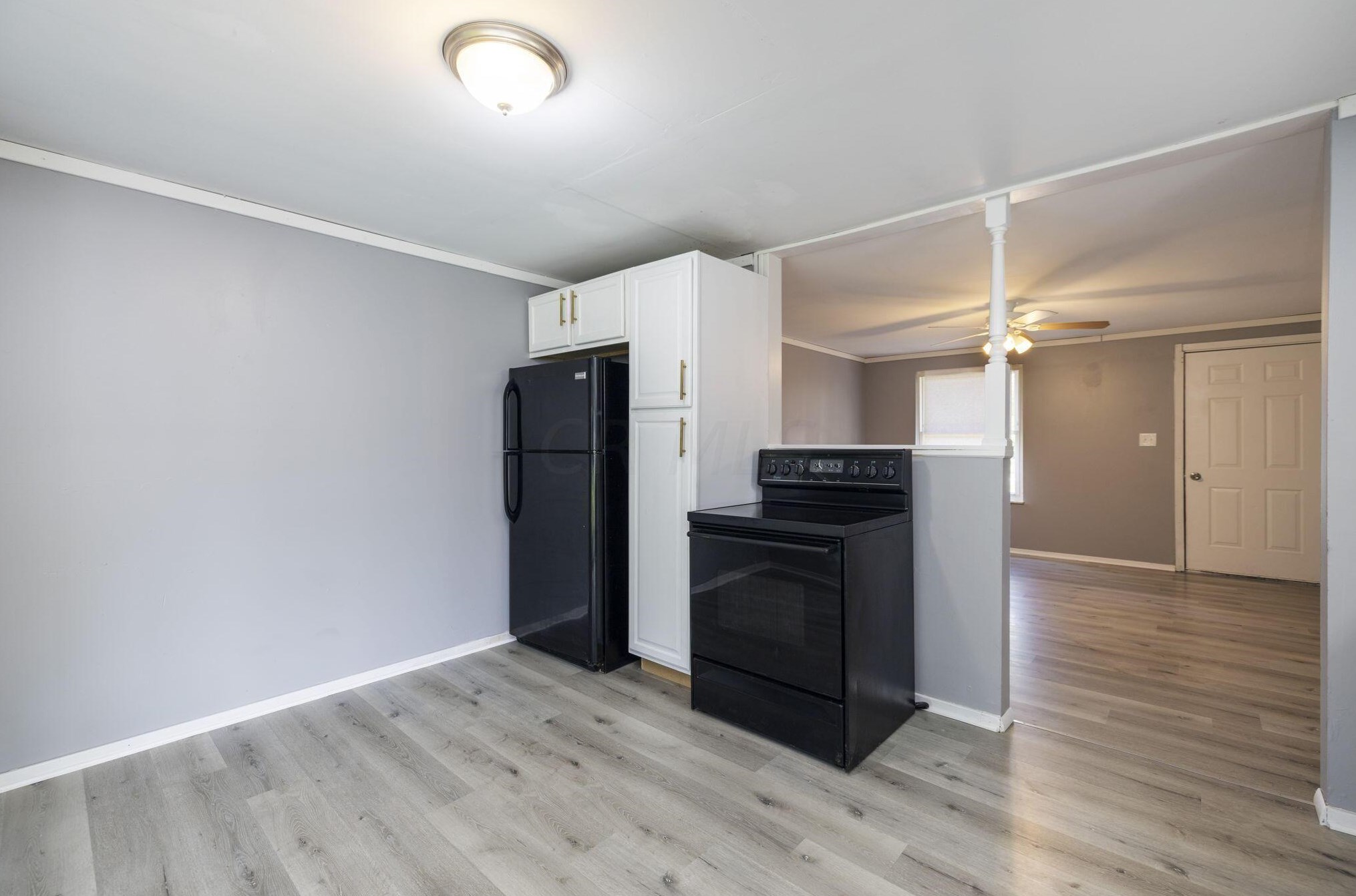 1670 Holw Run Dr, Columbus OH 43223-3413 exterior