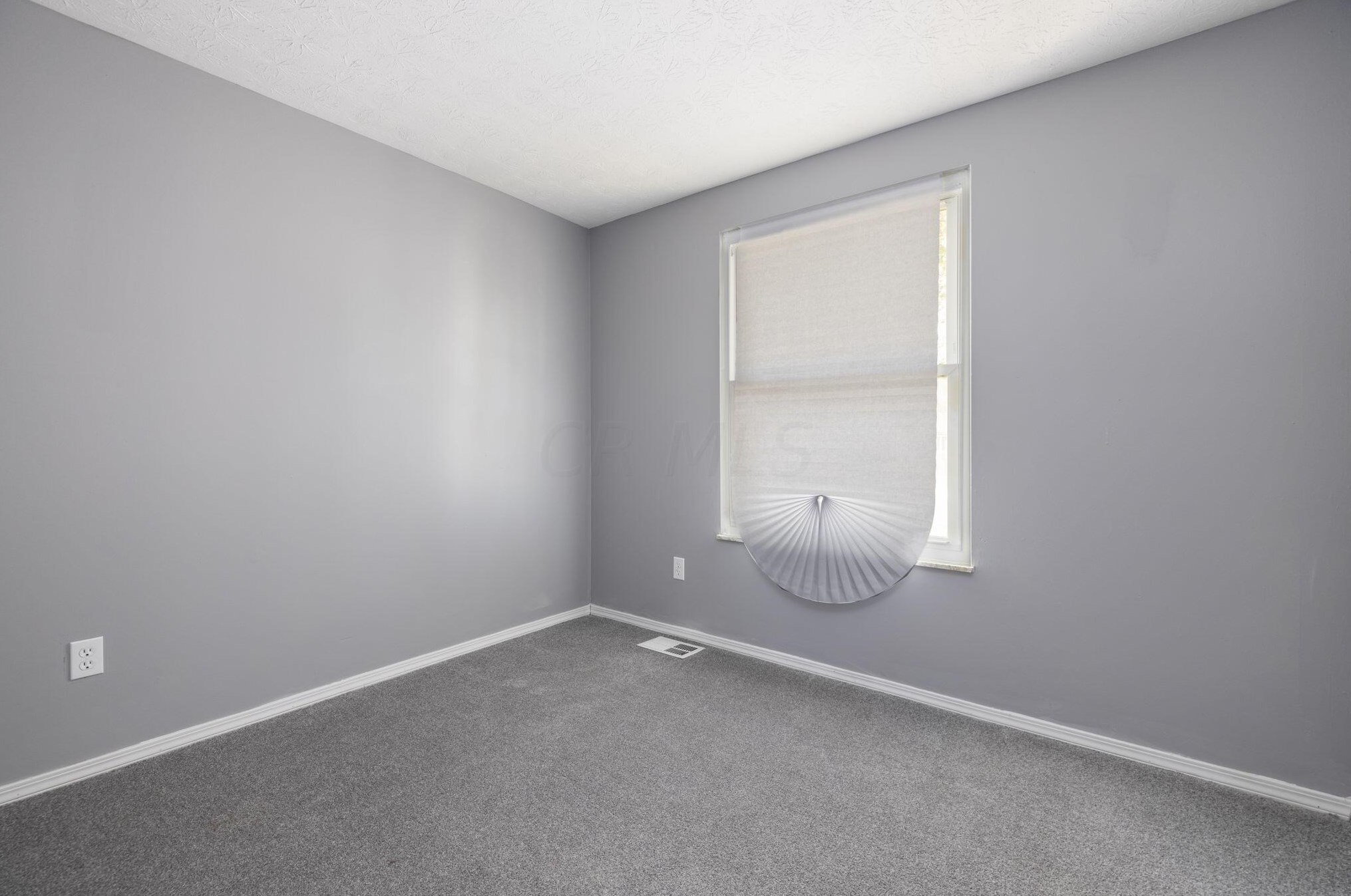 1670 Holw Run Dr, Columbus OH 43223-3413 exterior