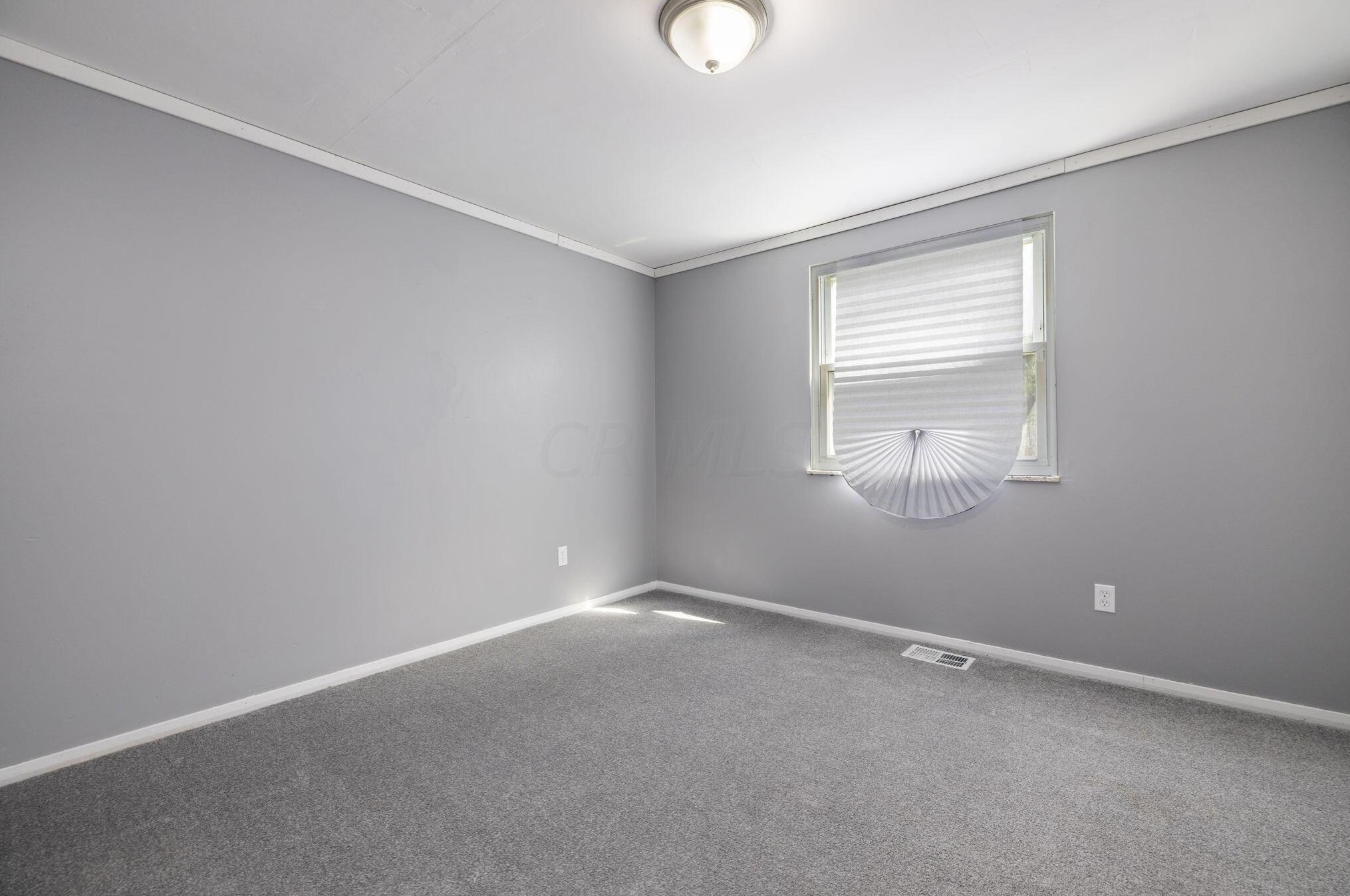 1670 Holw Run Dr, Columbus OH 43223-3413 exterior