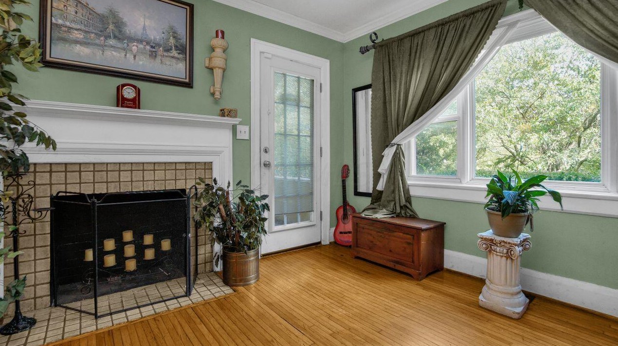 295 Nelson Rd, Columbus OH 43205-3301 exterior