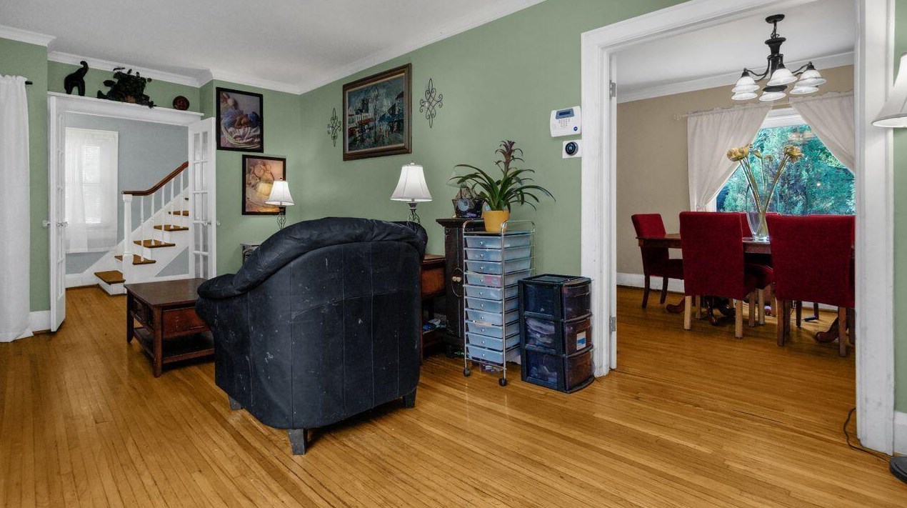 295 Nelson Rd, Columbus OH 43205-3301 exterior