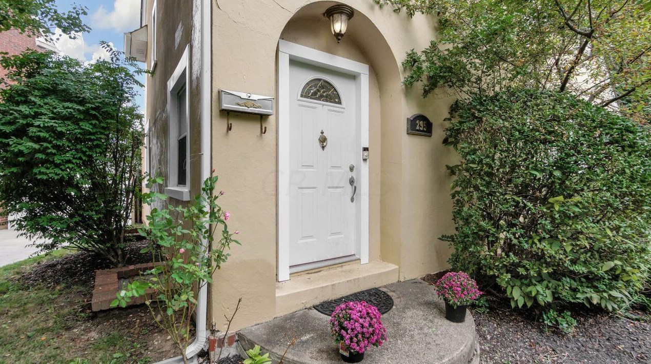 295 Nelson Rd, Columbus OH 43205-3301 exterior