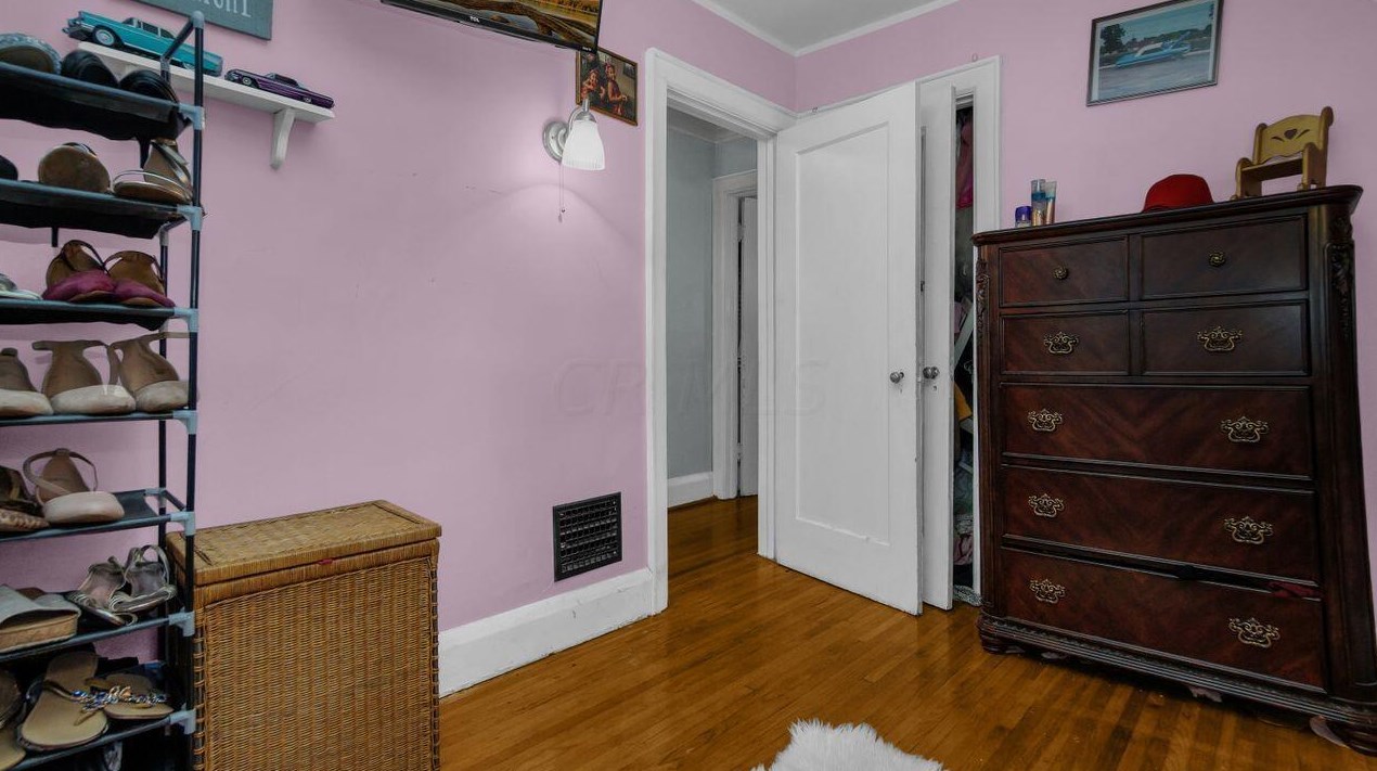 295 Nelson Rd, Columbus OH 43205-3301 exterior