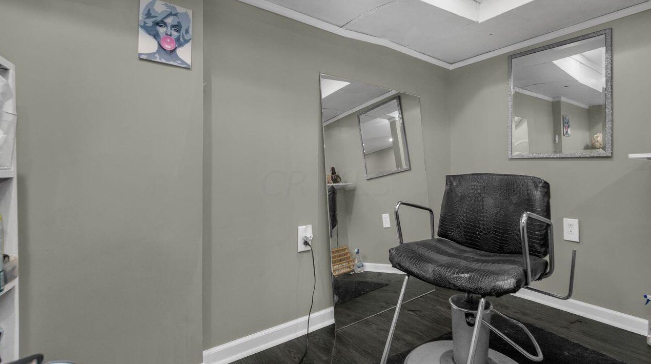 295 Nelson Rd, Columbus OH 43205-3301 exterior