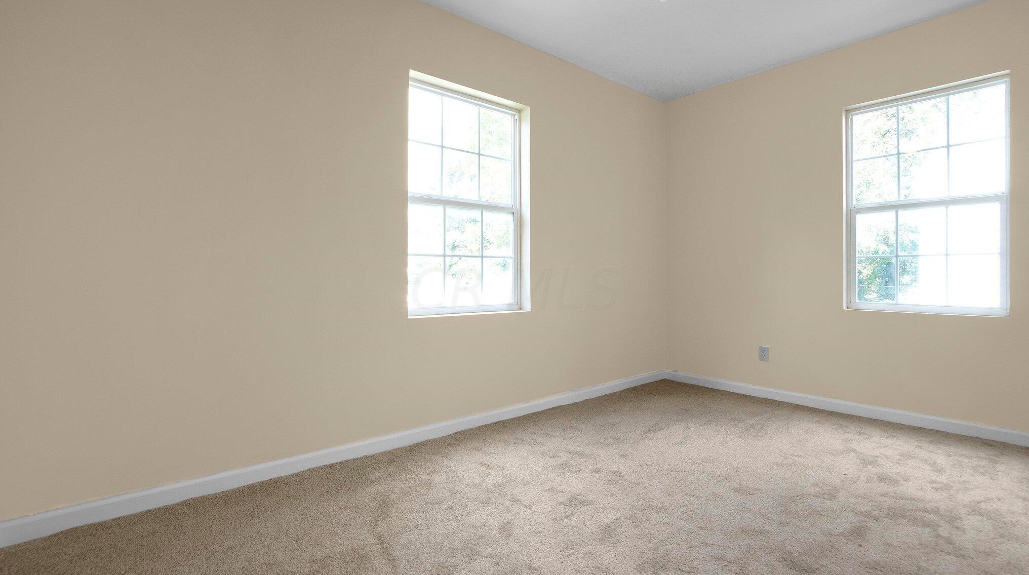 2852 Northglen Dr, Columbus OH 43224-4674 exterior