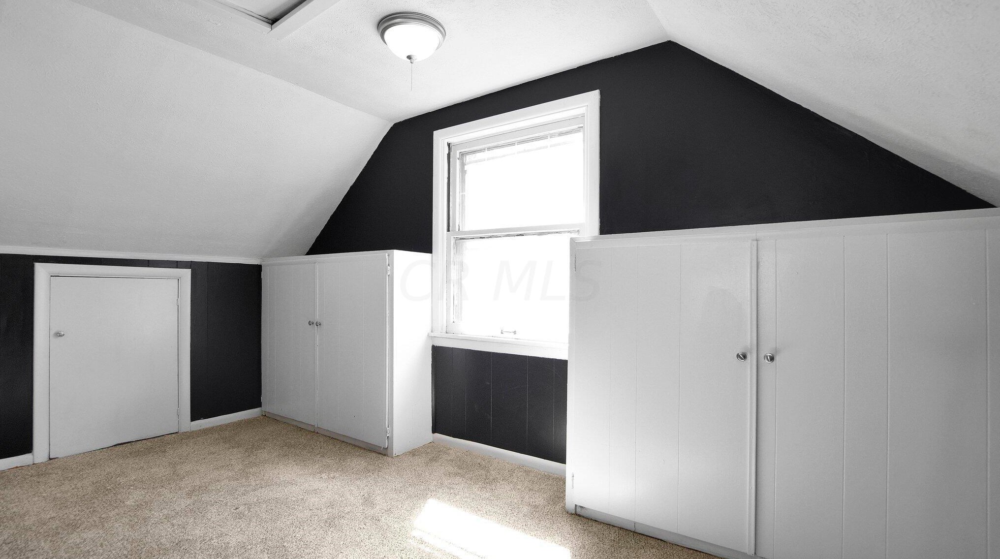 2852 Northglen Dr, Columbus OH 43224-4674 exterior