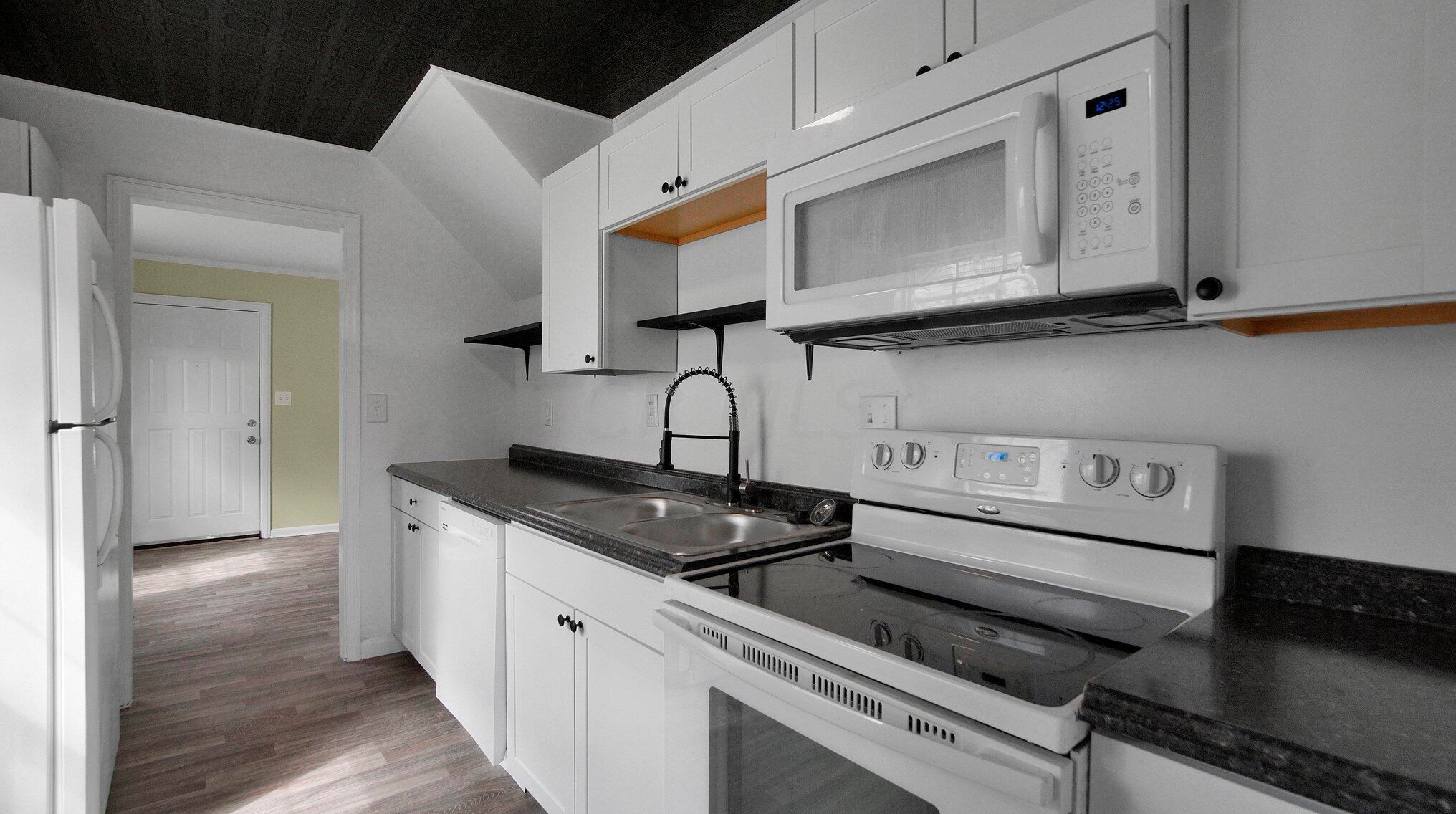 2852 Northglen Dr, Columbus OH 43224-4674 exterior