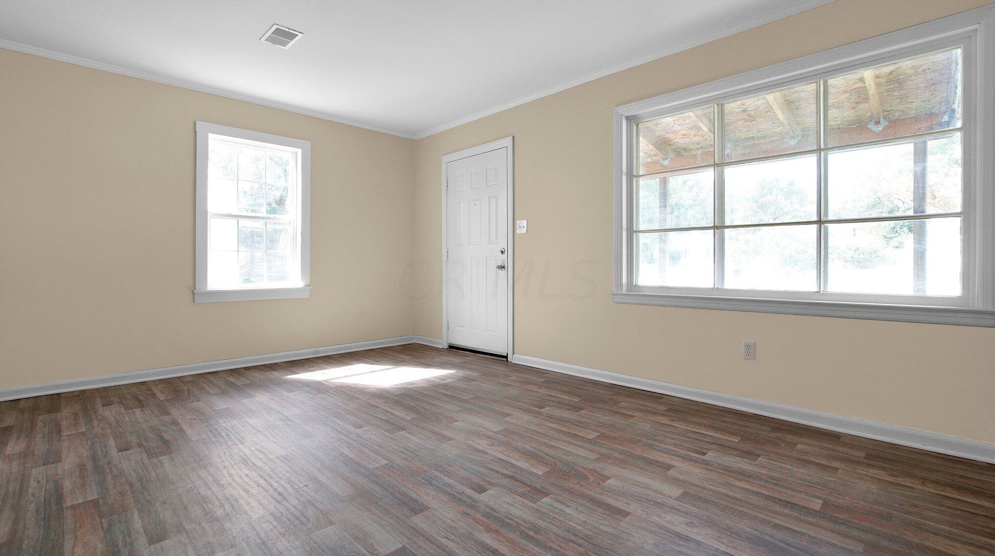 2852 Northglen Dr, Columbus OH 43224-4674 exterior