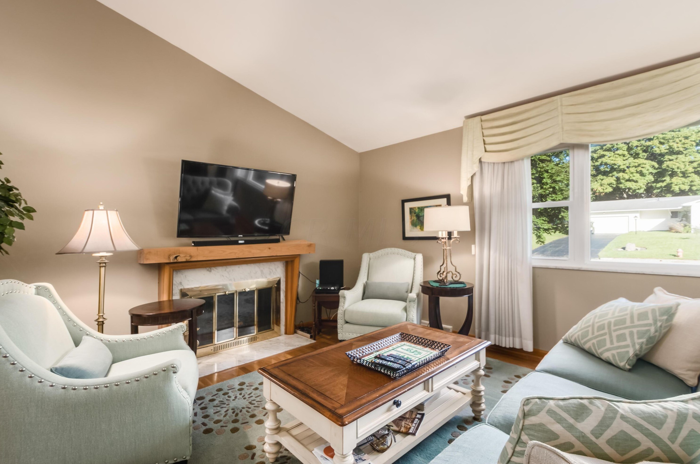 915 Greenridge Rd, Columbus OH 43235-3417 exterior